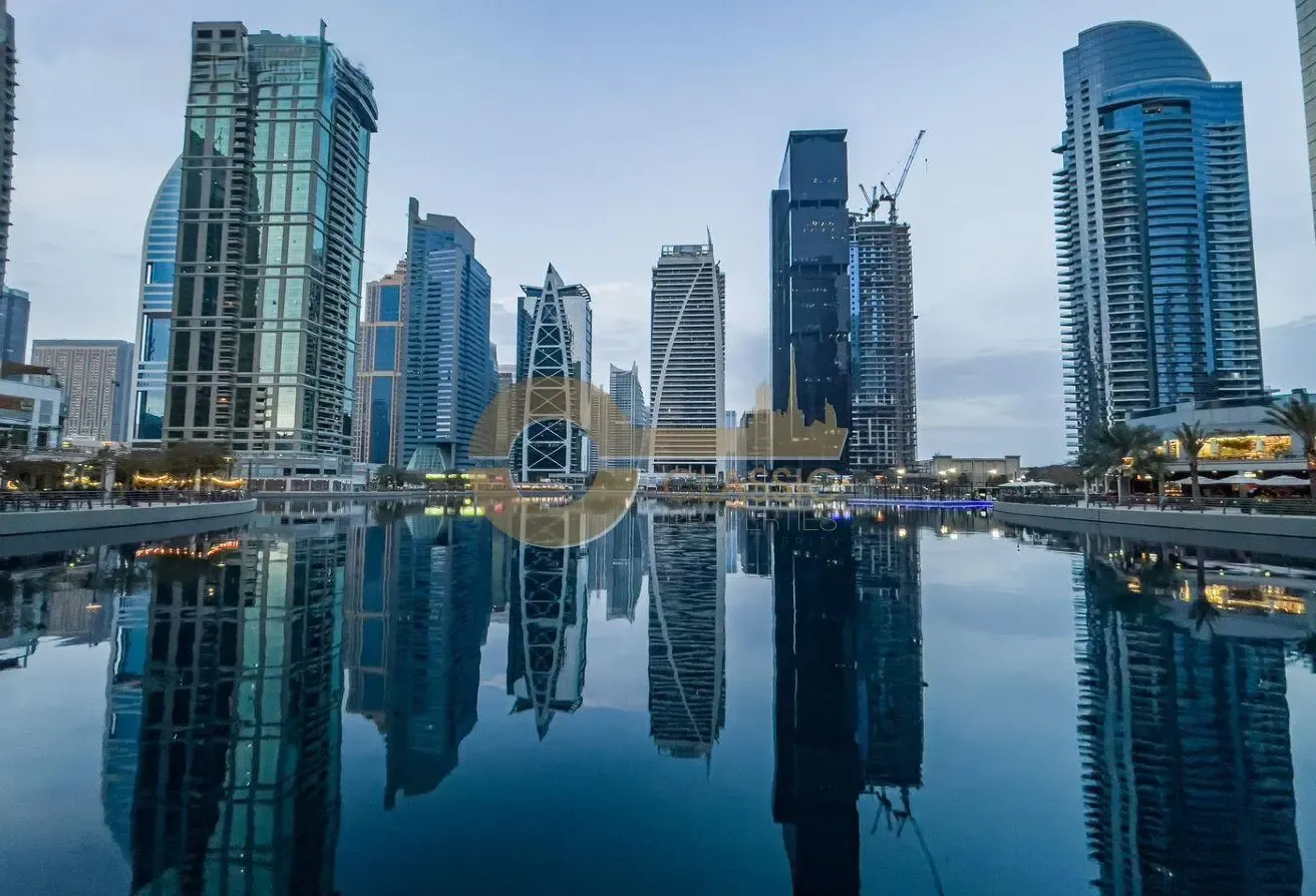 FULLY FURNISHED 1 BED APARTMENT | LAKE VIEW