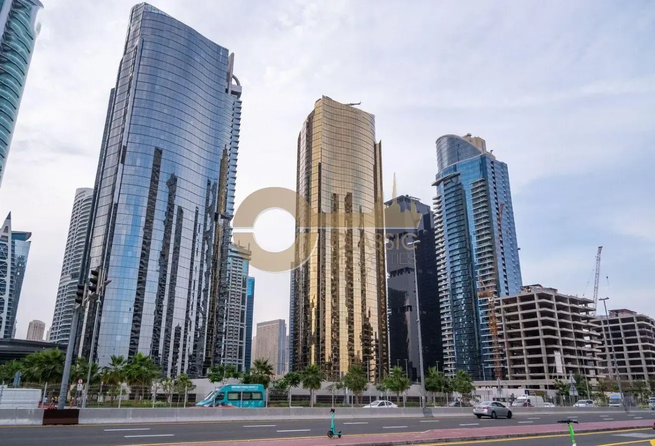 FULLY FURNISHED 1 BED APARTMENT | LAKE VIEW