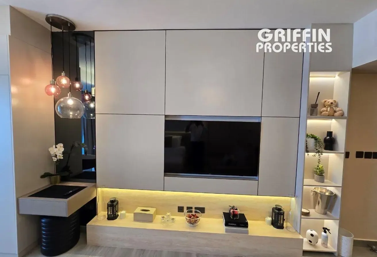 Luxury Upgraded | Studio | Lake View | Furnished