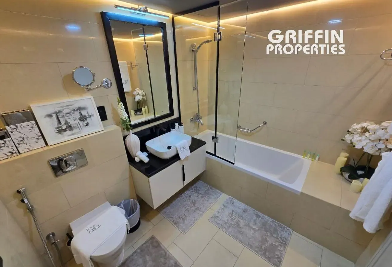 Luxury Upgraded | Studio | Lake View | Furnished