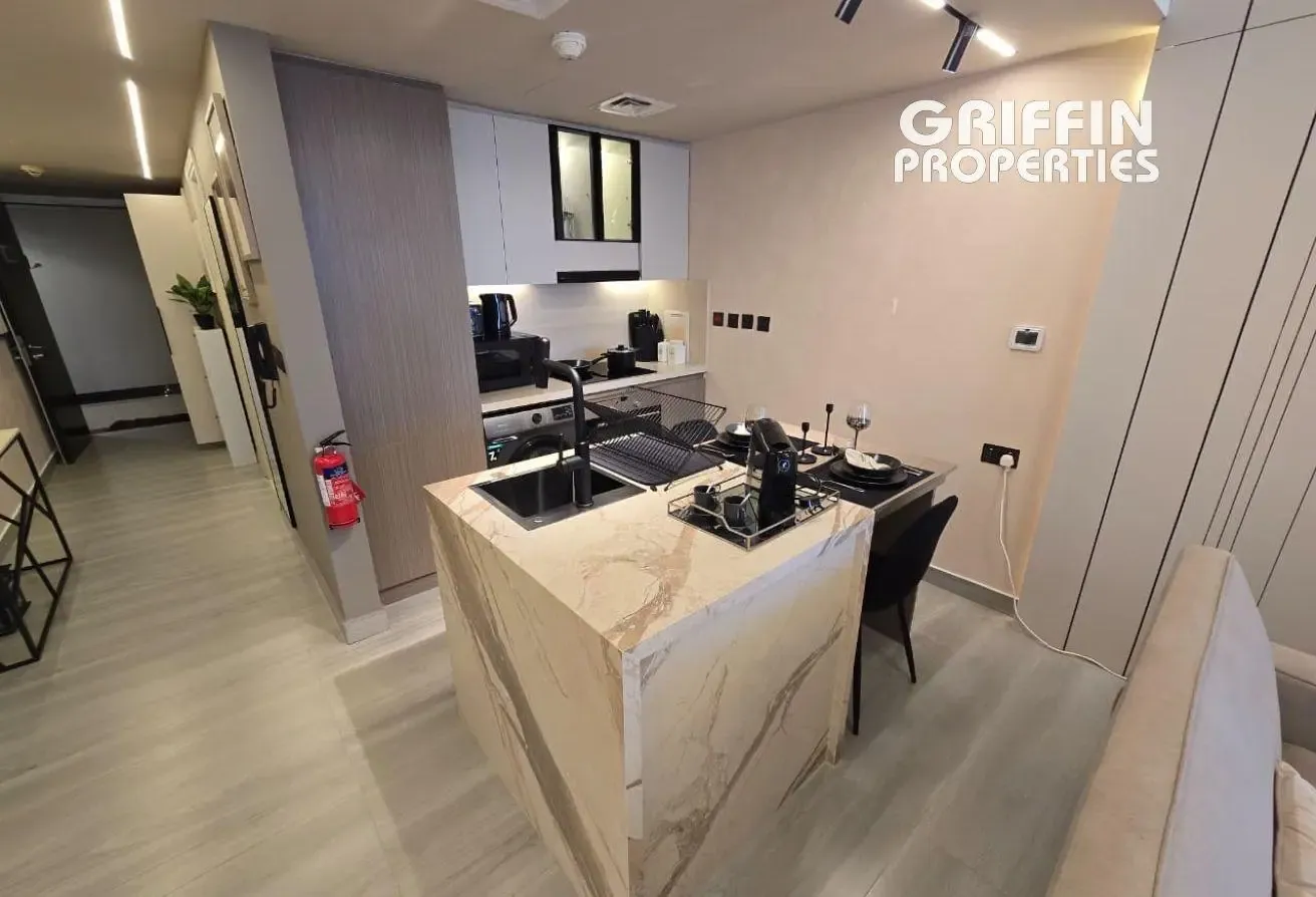Luxury Upgraded | Studio | Lake View | Furnished