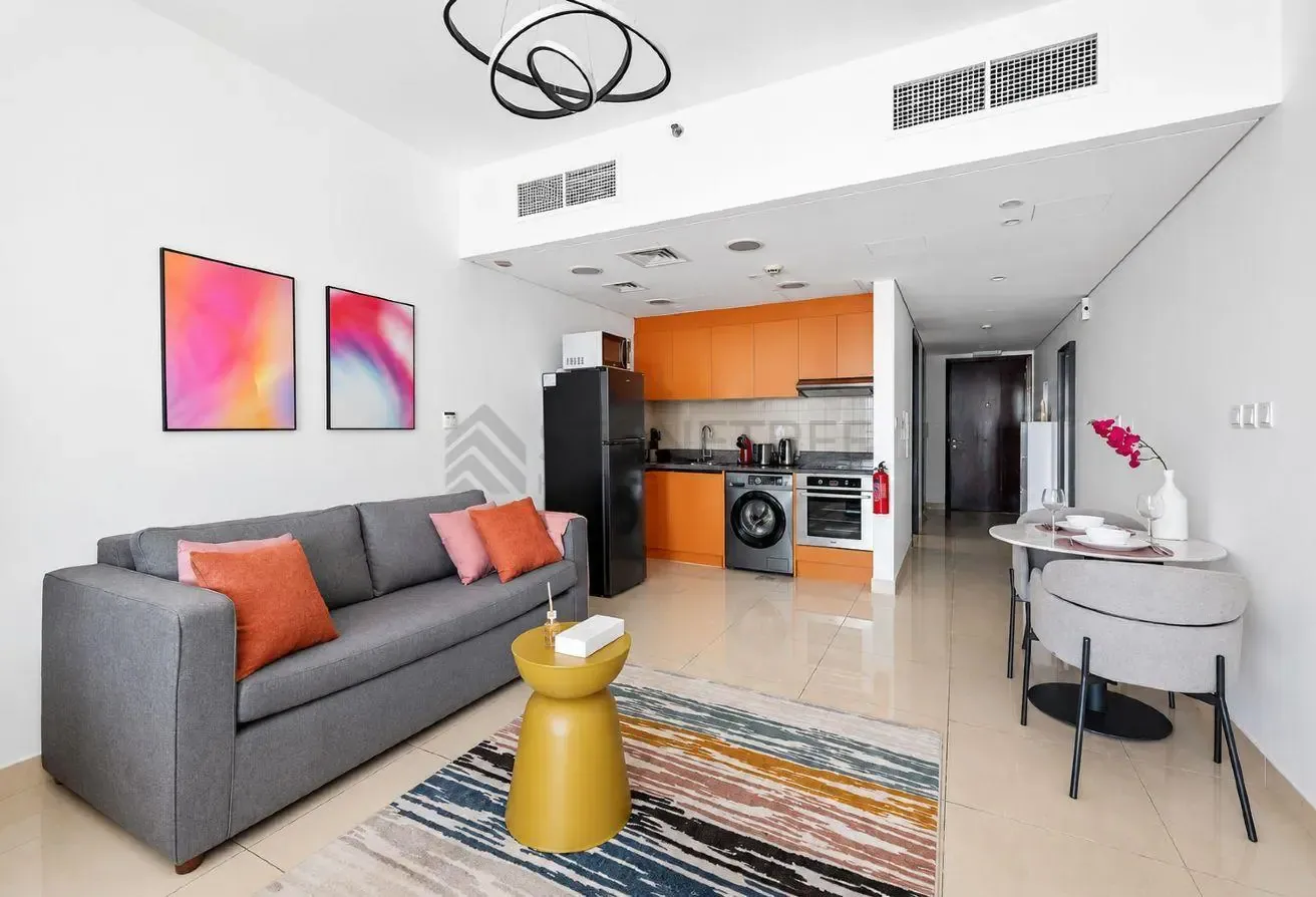 12 CHEQUES | Big Layout | Lake View