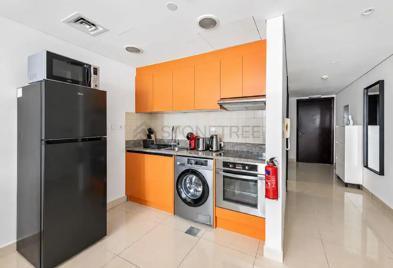 12 CHEQUES | Big Layout | Lake View
