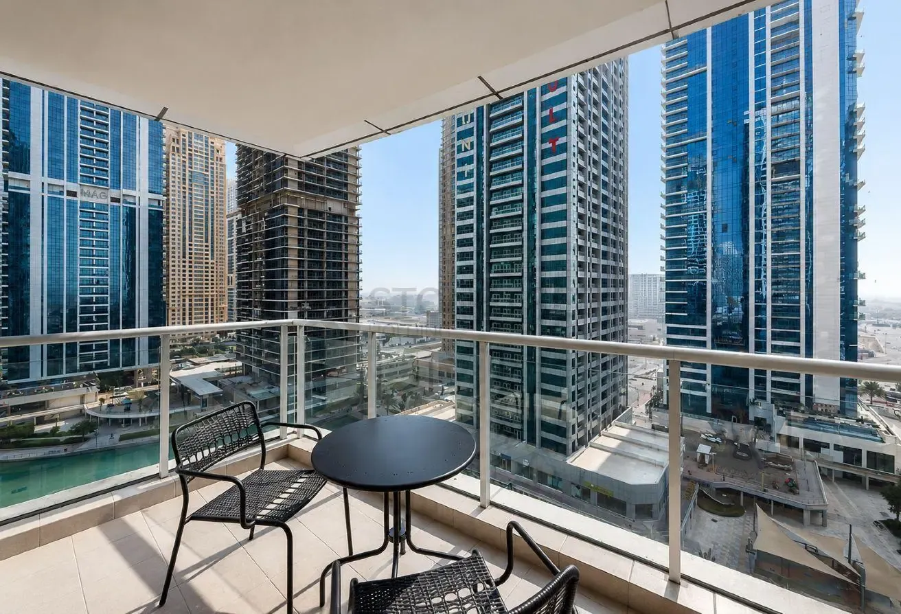 12 CHEQUES | Big Layout | Lake View