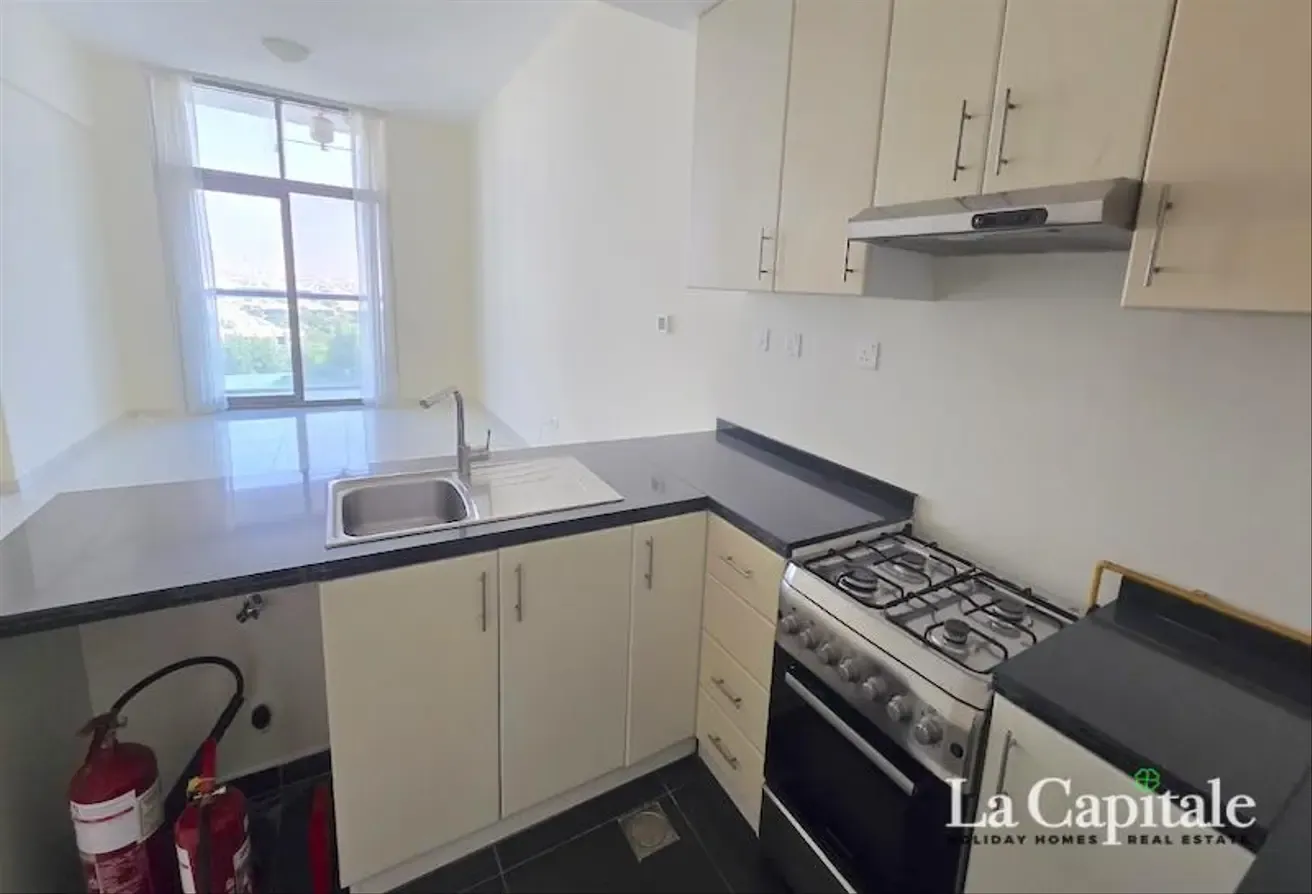 HIGH FLOOR | VACANT UNIT | WELL-MAINTAINED