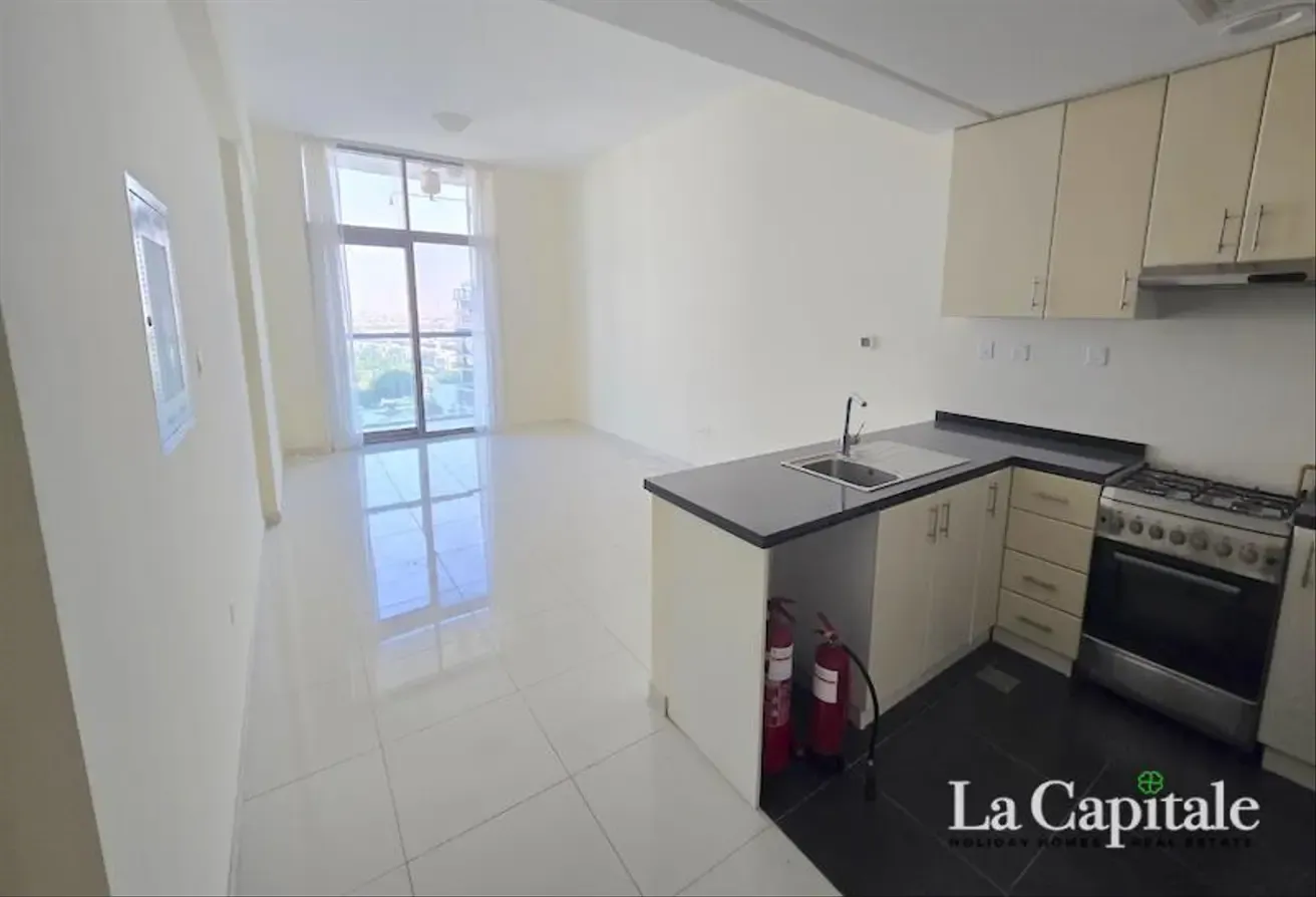 HIGH FLOOR | VACANT UNIT | WELL-MAINTAINED