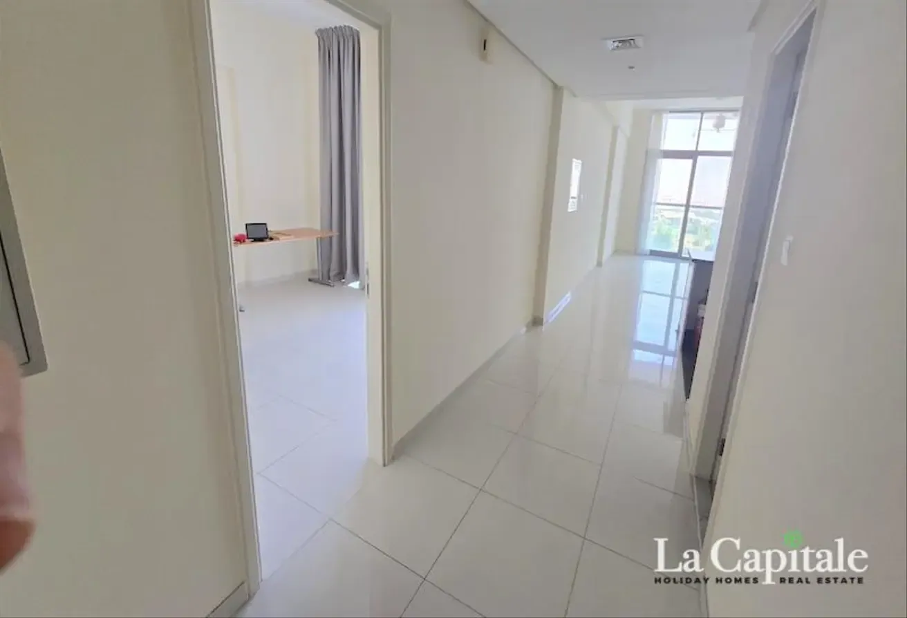 HIGH FLOOR | VACANT UNIT | WELL-MAINTAINED