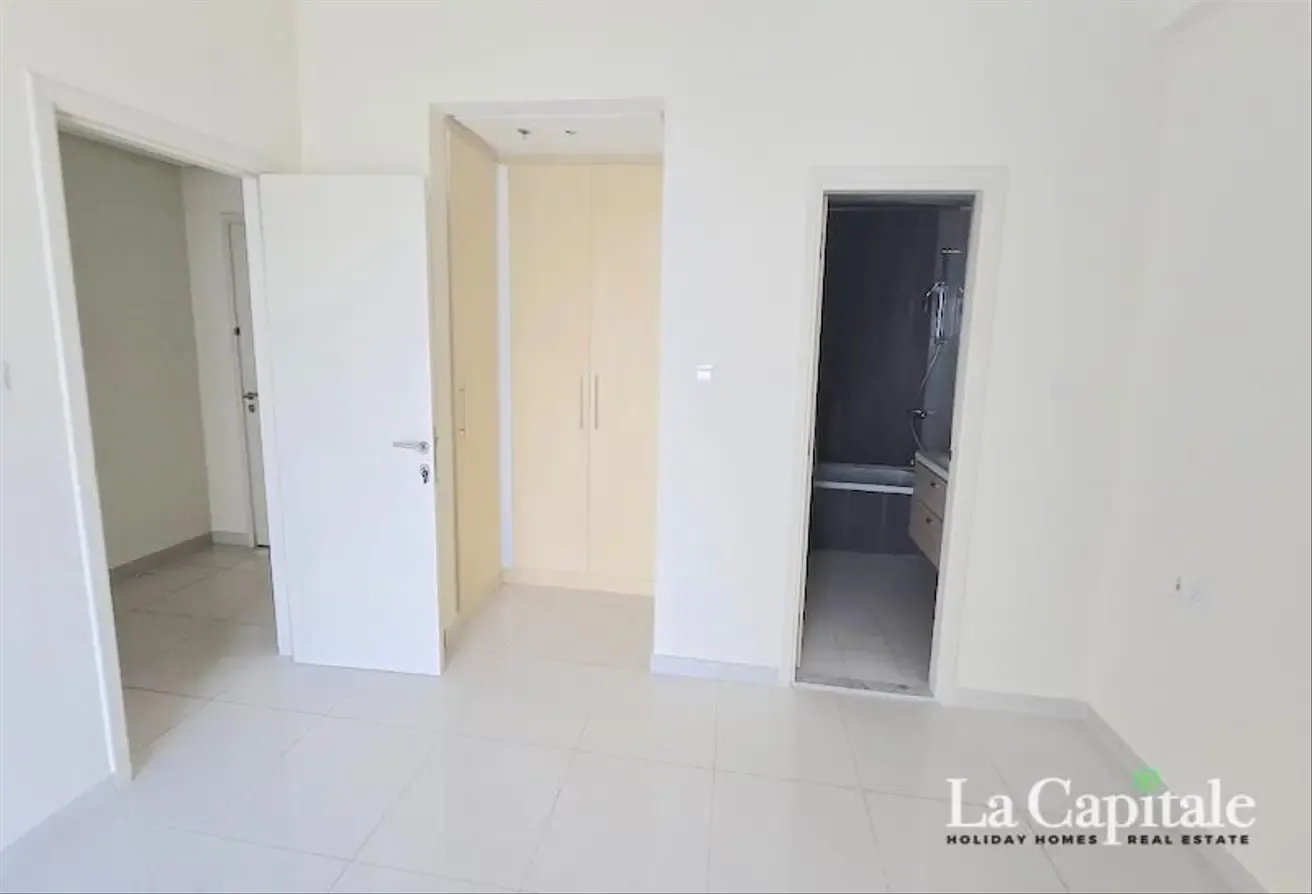 HIGH FLOOR | VACANT UNIT | WELL-MAINTAINED