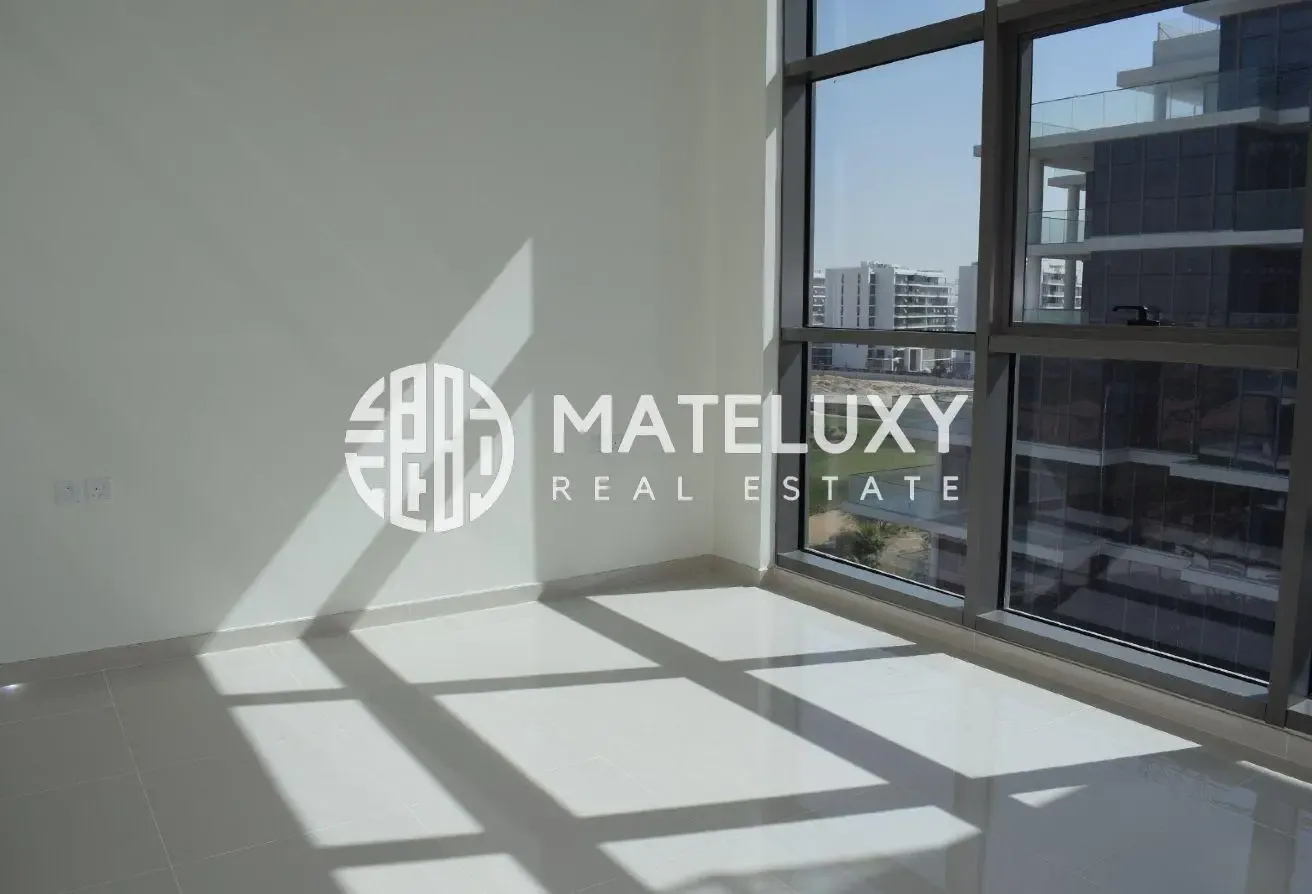 One Bed with Golf and Pool View Vacant in August