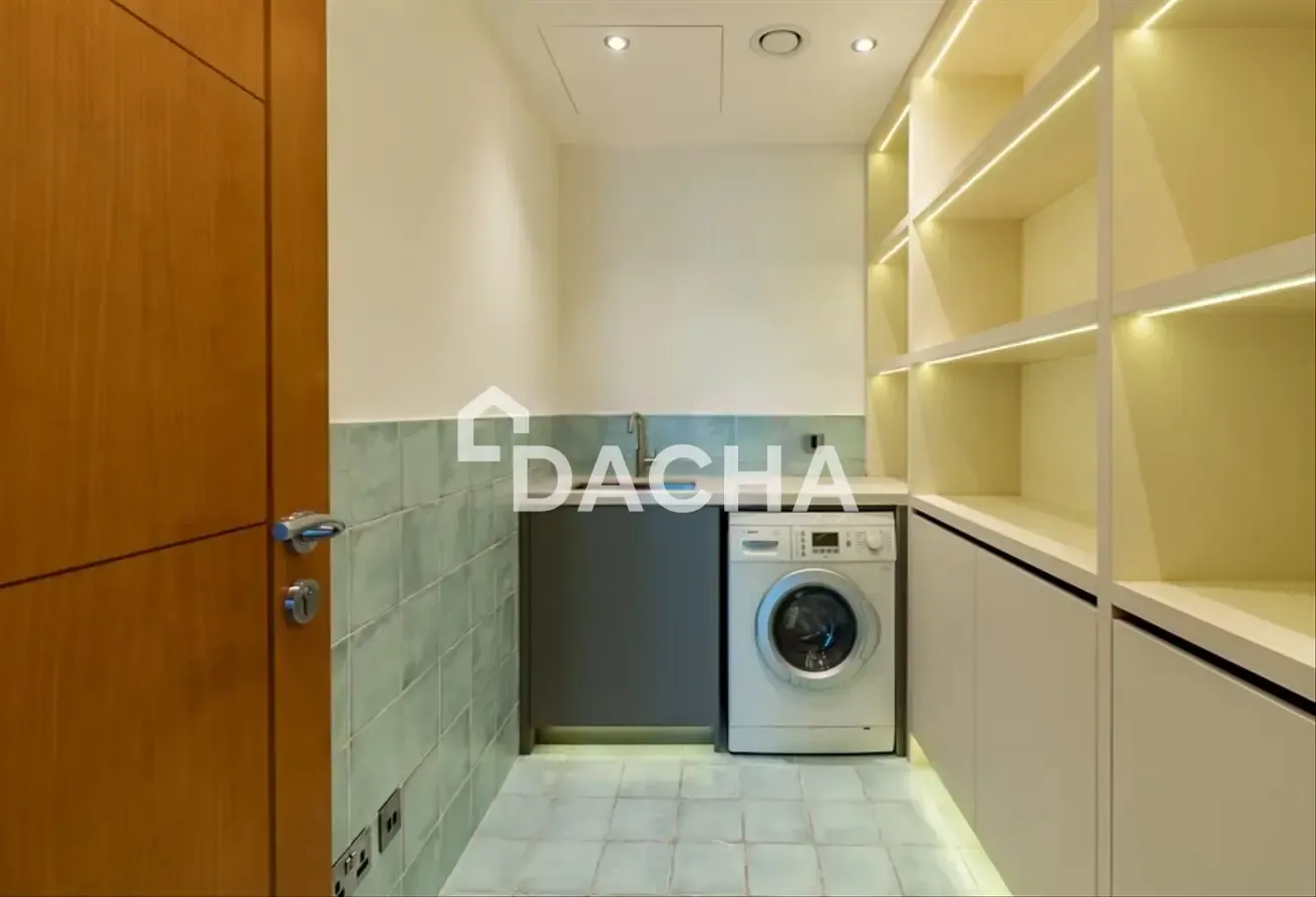 Marina View | Upgraded | Spacious Family Layout