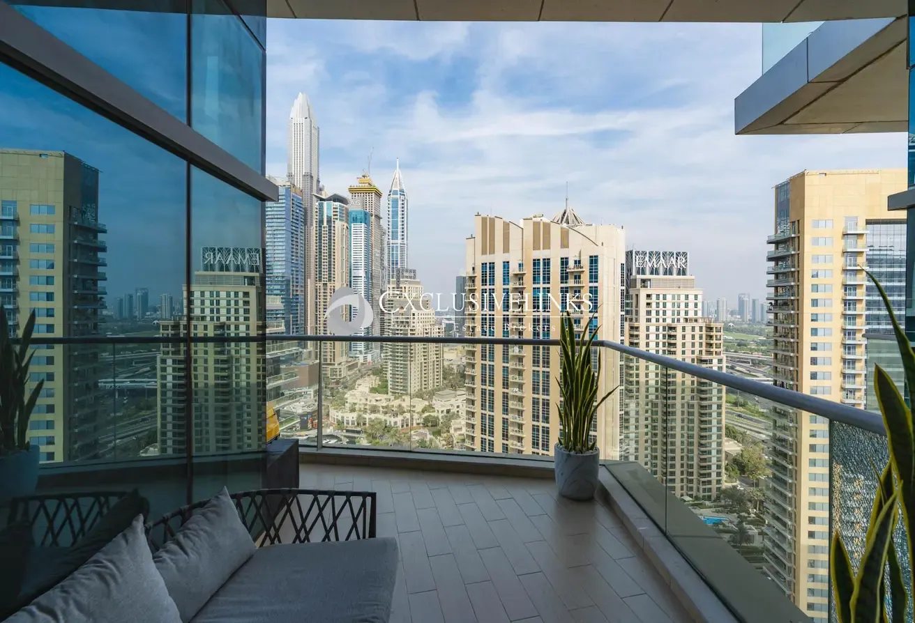 Furnished | Amazing Views | 2 Parking | VACANT