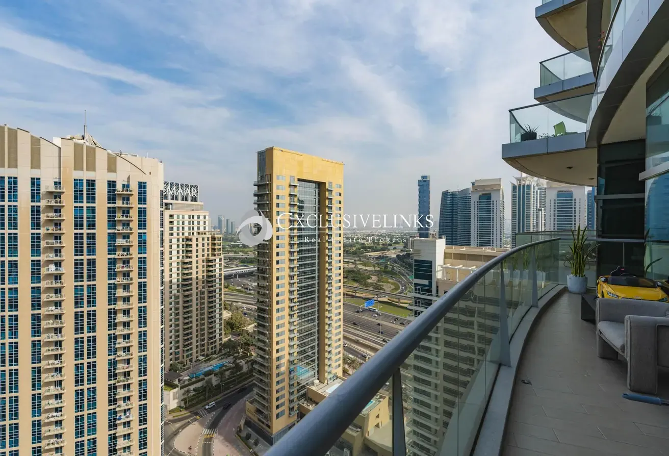 Furnished | Amazing Views | 2 Parking | VACANT