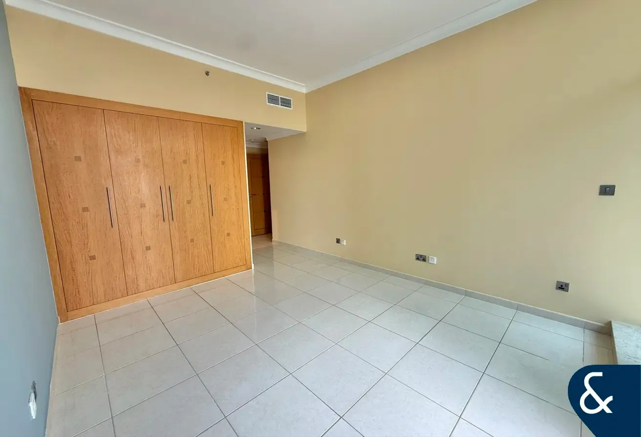 Unfurnished | Marina View | Upgraded | Study