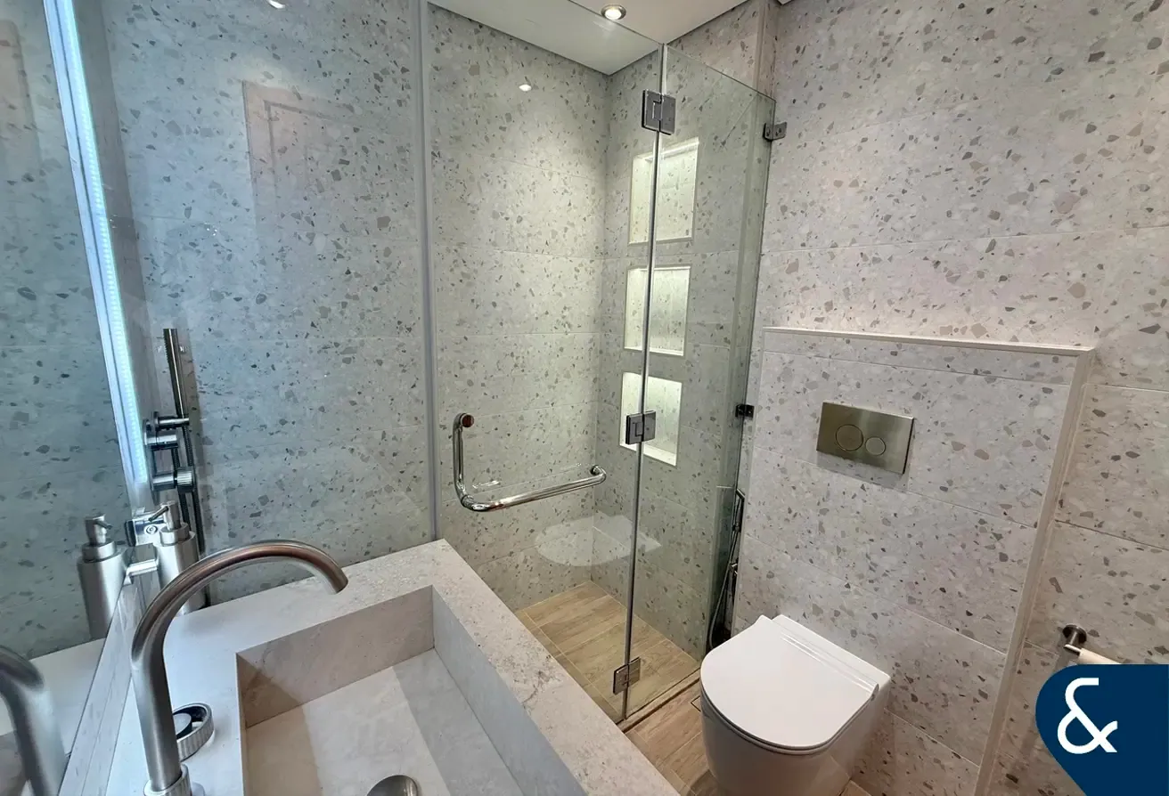 Unfurnished | Marina View | Upgraded | Study