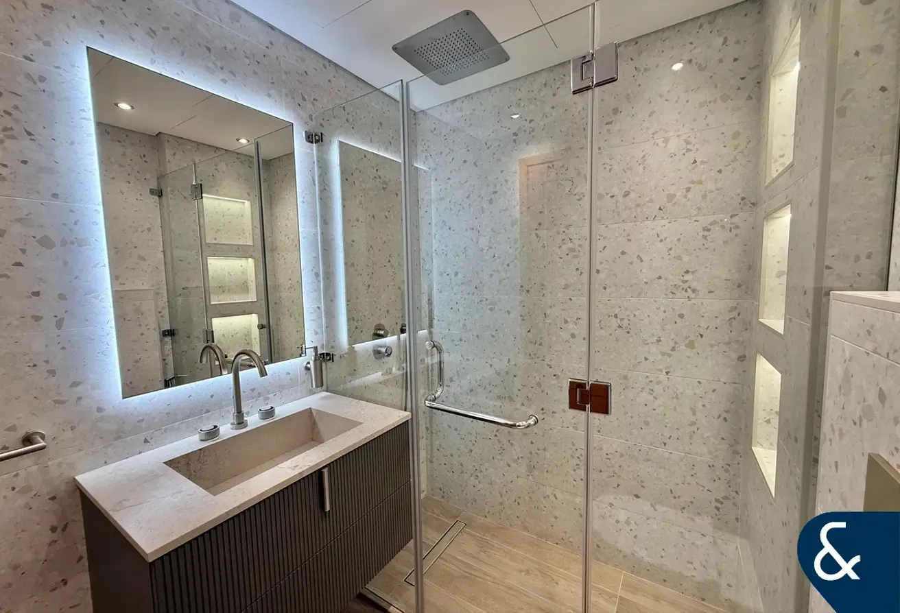 Unfurnished | Marina View | Upgraded | Study
