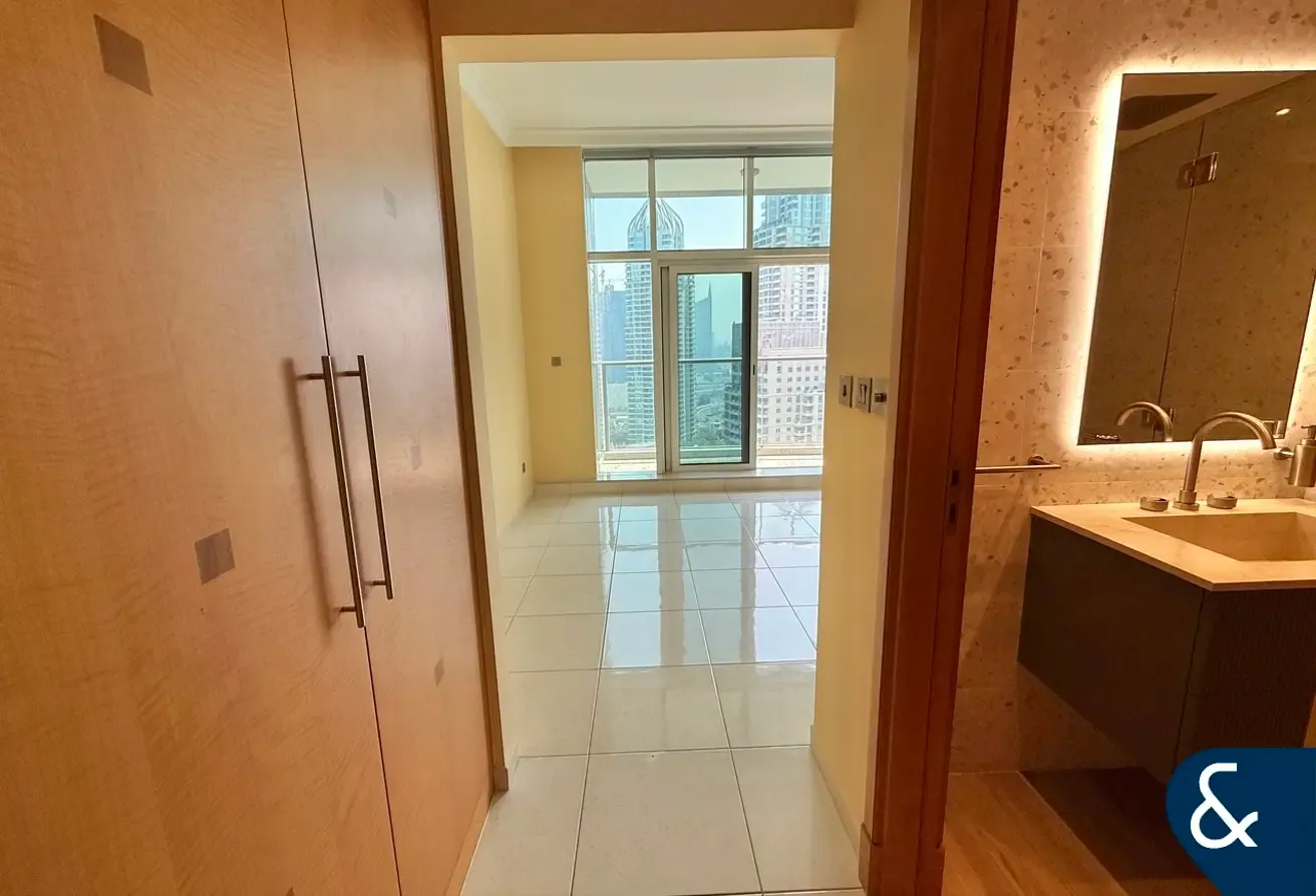 Unfurnished | Marina View | Upgraded | Study