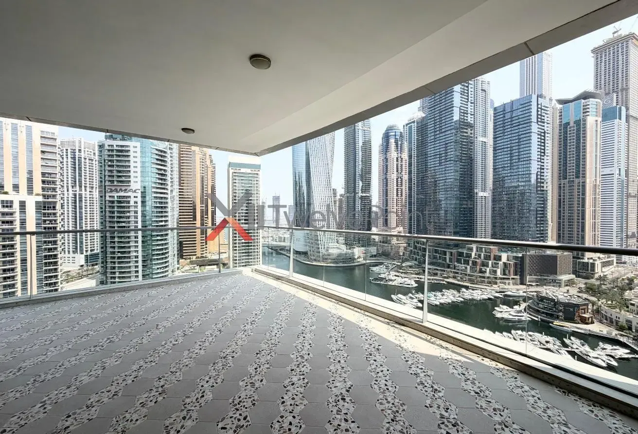 Vacant I Fully Upgraded I Marina View I Study