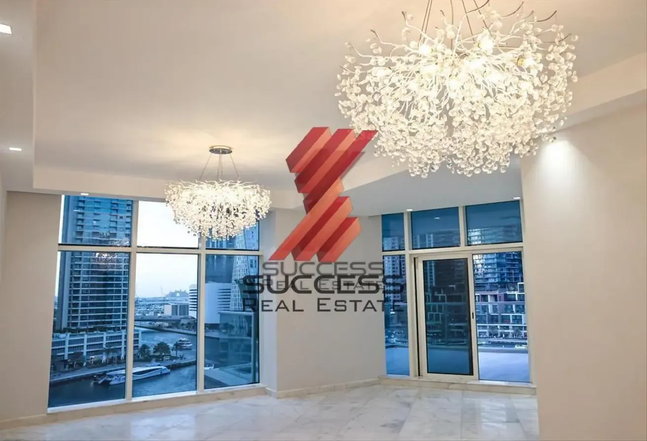 Luxury Upgraded 3 Bedroom | Huge Layout