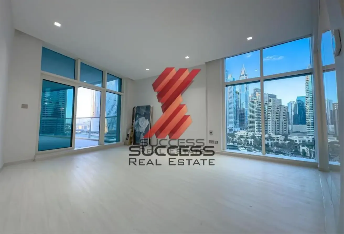 Luxury Upgraded 3 Bedroom | Huge Layout