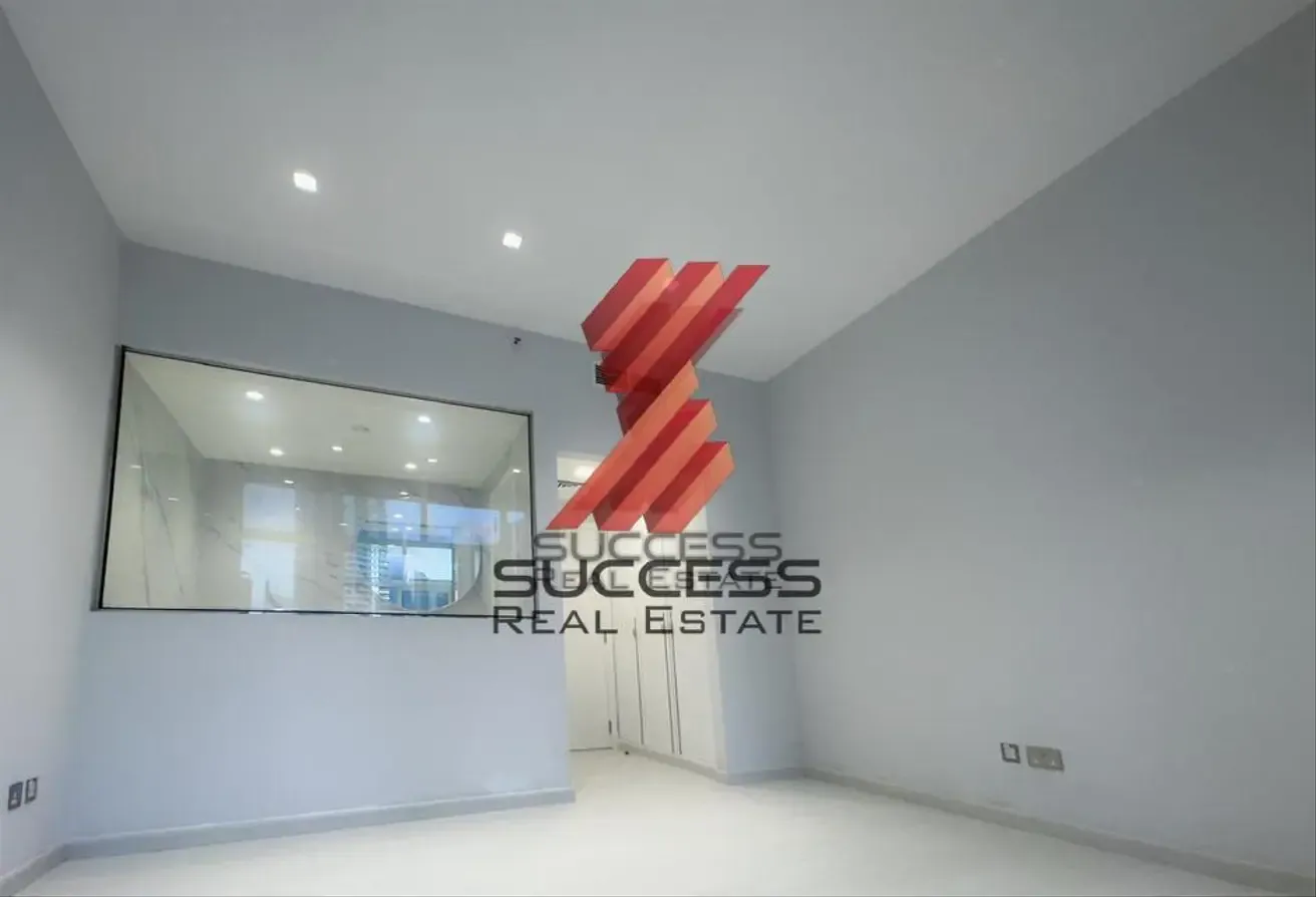 Luxury Upgraded 3 Bedroom | Huge Layout