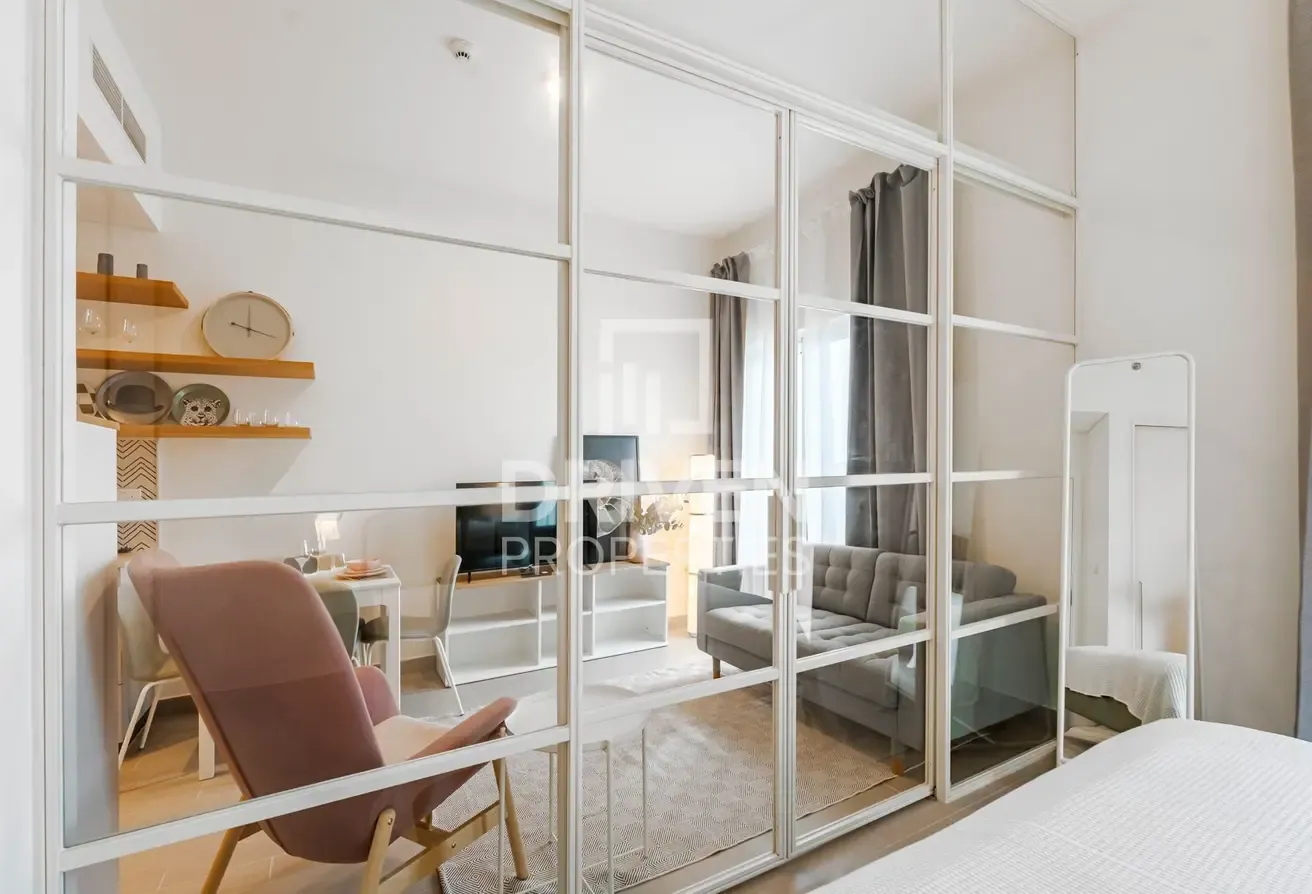Amazing Location | Vacant Unit | Furnished
