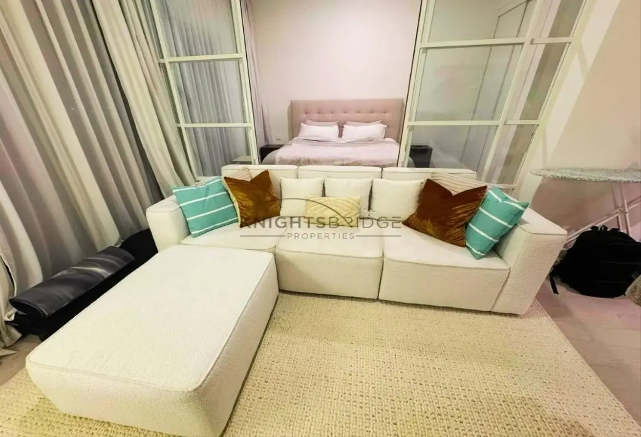 Stylish 1BR Apartment | Golfville | Prime Location
