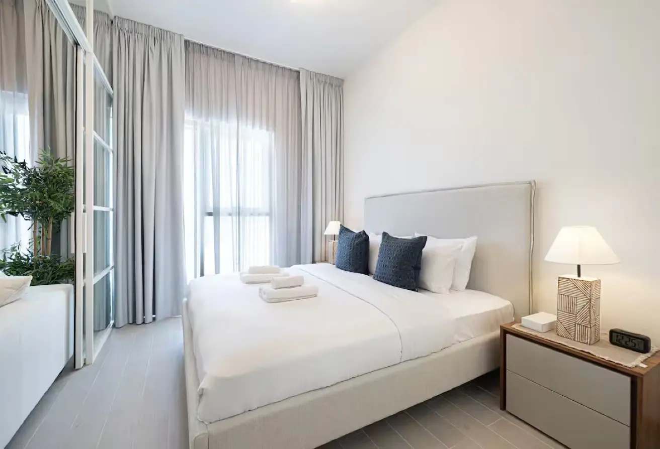 ELEGEANT | WELL MAINTAINED | FULLY FURNISHED UNIT