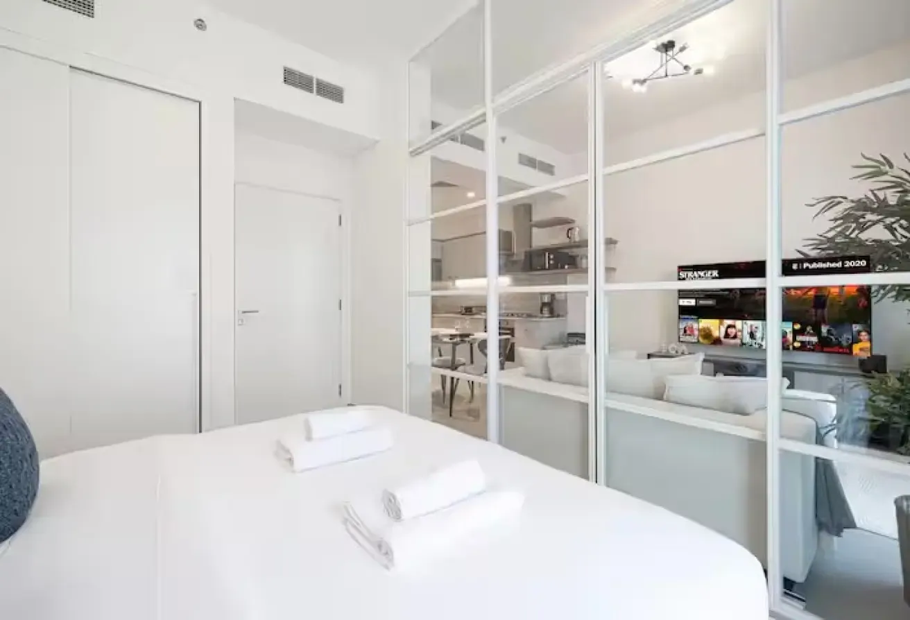 ELEGEANT | WELL MAINTAINED | FULLY FURNISHED UNIT