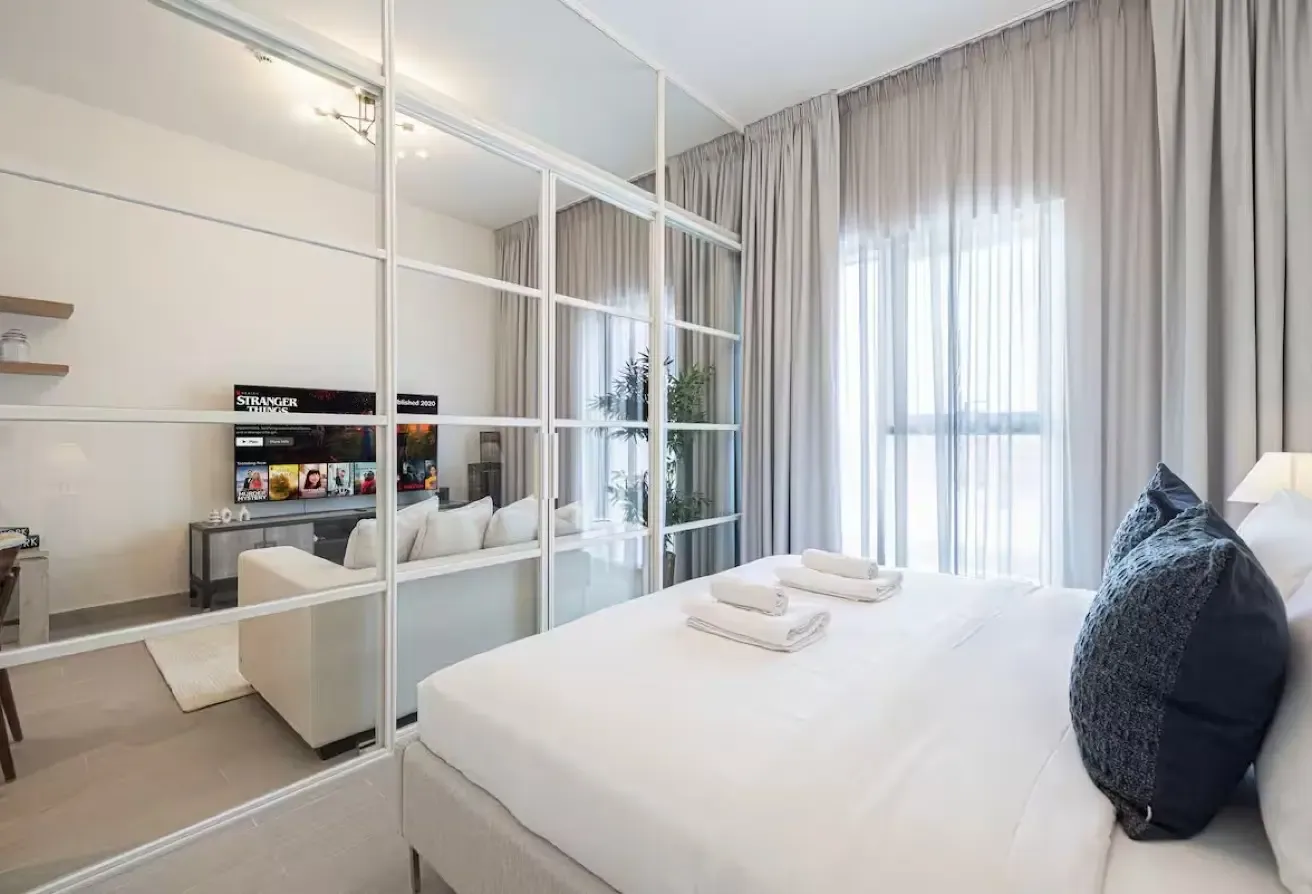ELEGEANT | WELL MAINTAINED | FULLY FURNISHED UNIT