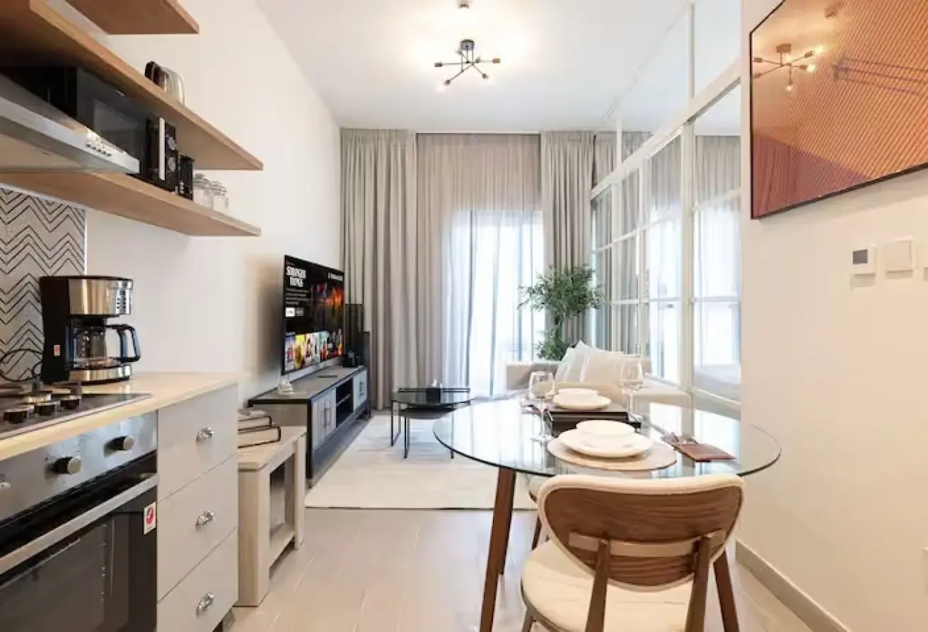 ELEGEANT | WELL MAINTAINED | FULLY FURNISHED UNIT