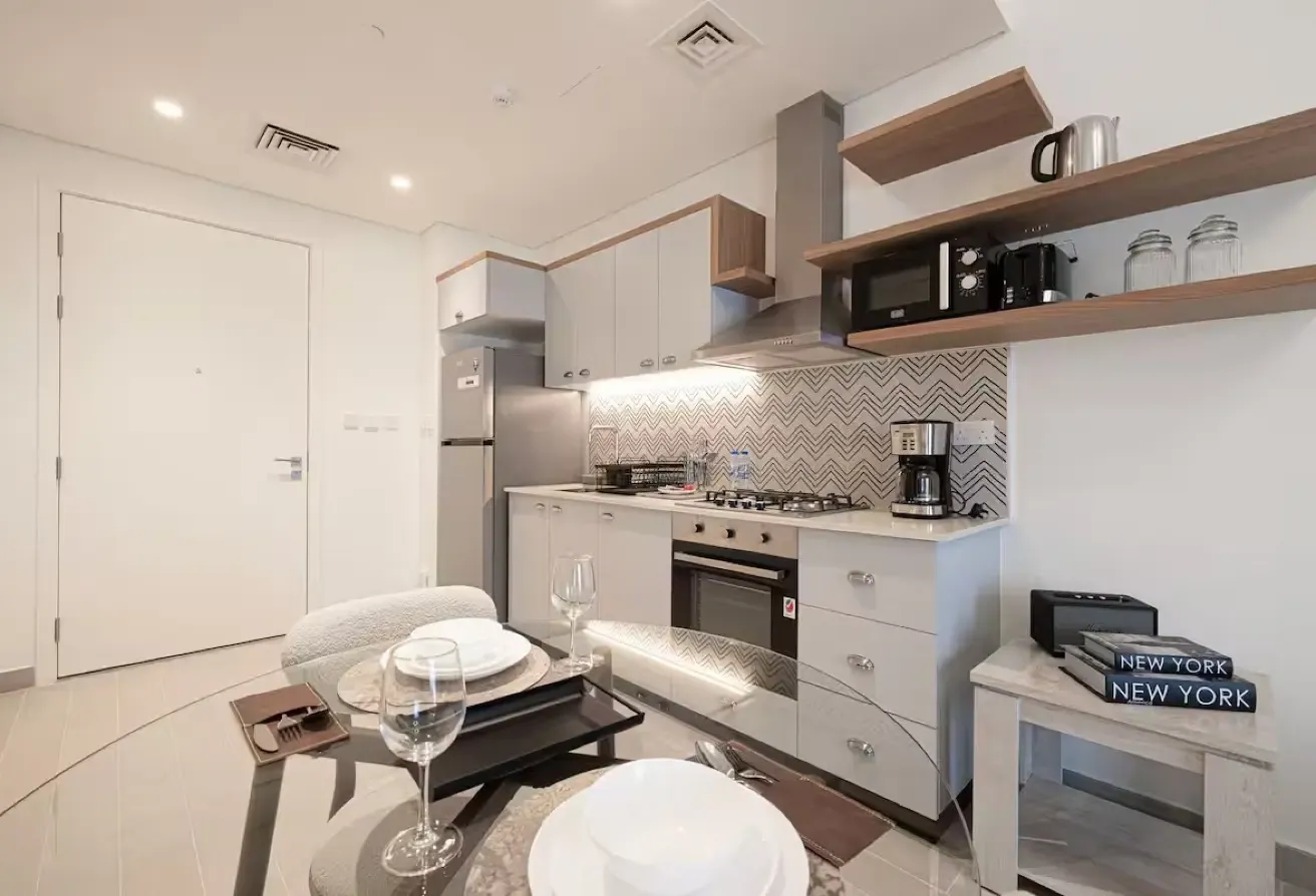 ELEGEANT | WELL MAINTAINED | FULLY FURNISHED UNIT
