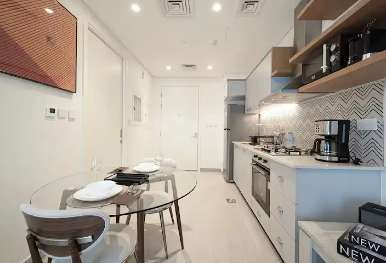 ELEGEANT | WELL MAINTAINED | FULLY FURNISHED UNIT