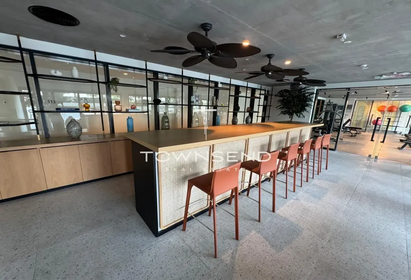 Fully Furnished | Immaculate Condition