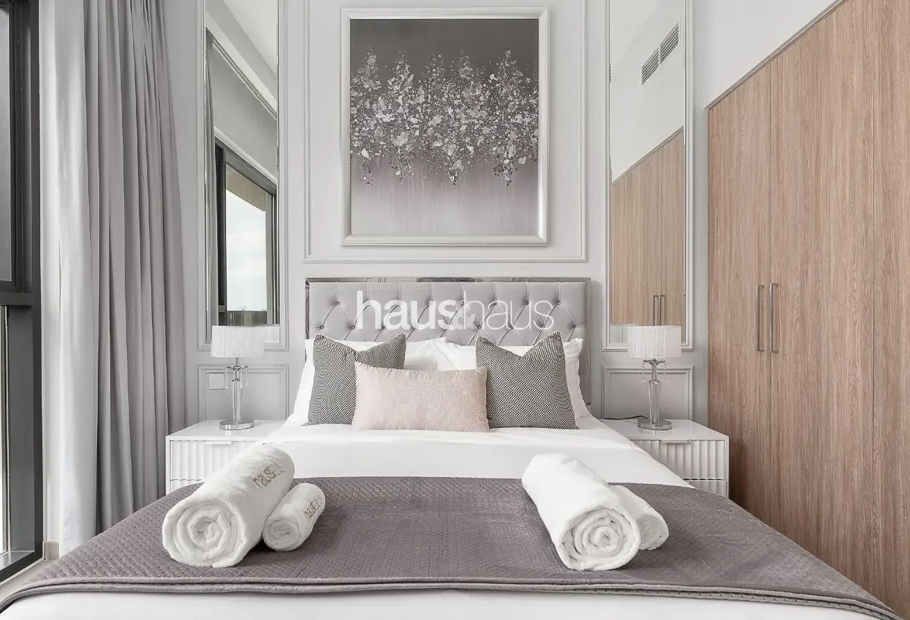 Beautiful Skyline | Community View | Deluxe Suite