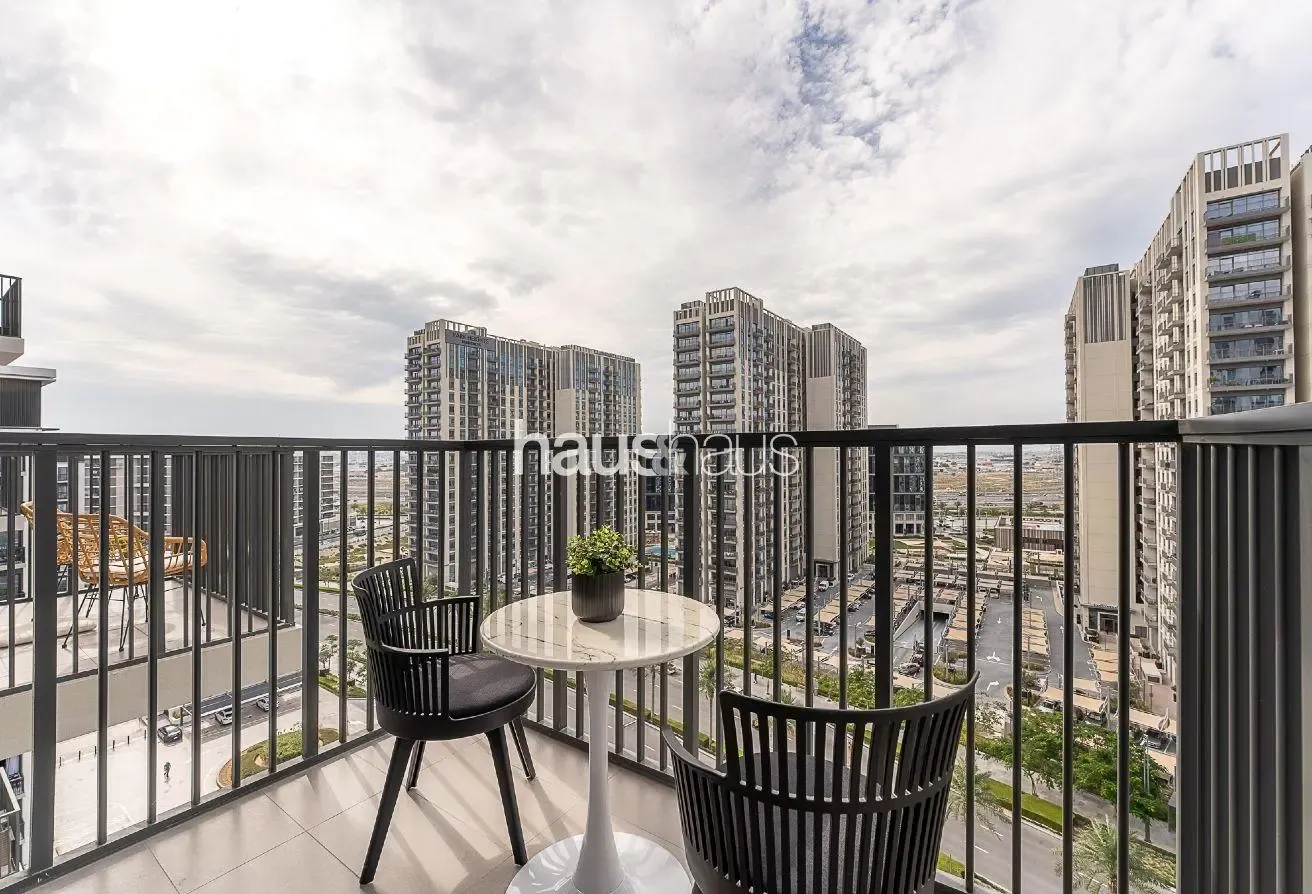 Beautiful Skyline | Community View | Deluxe Suite