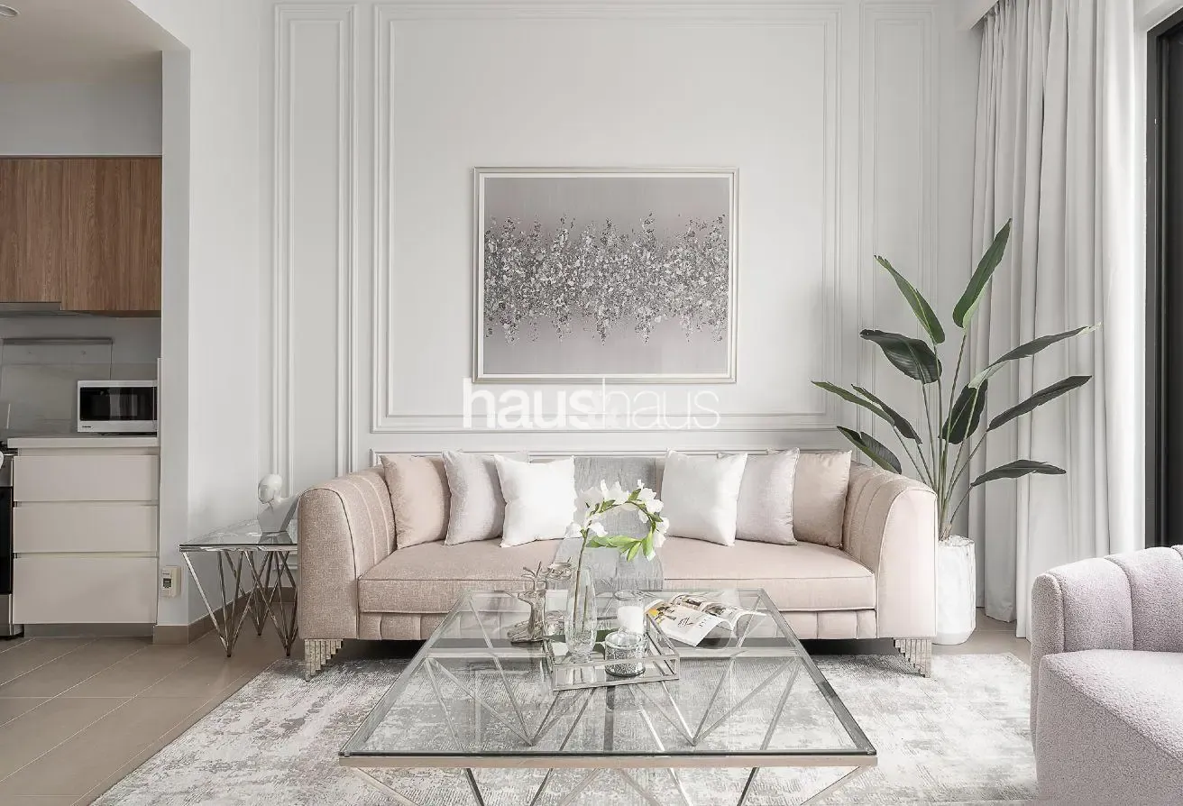 Beautiful Skyline | Community View | Deluxe Suite