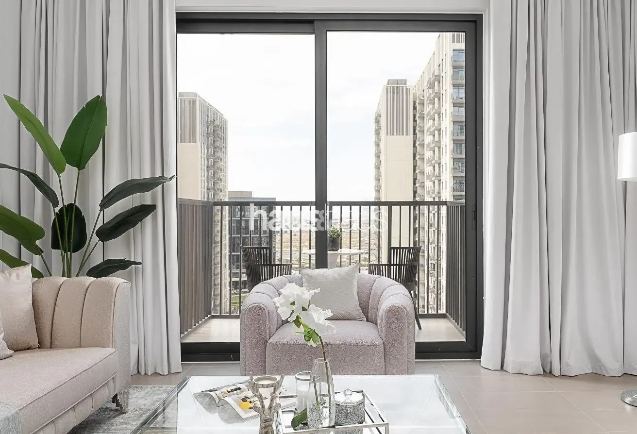 Beautiful Skyline | Community View | Deluxe Suite