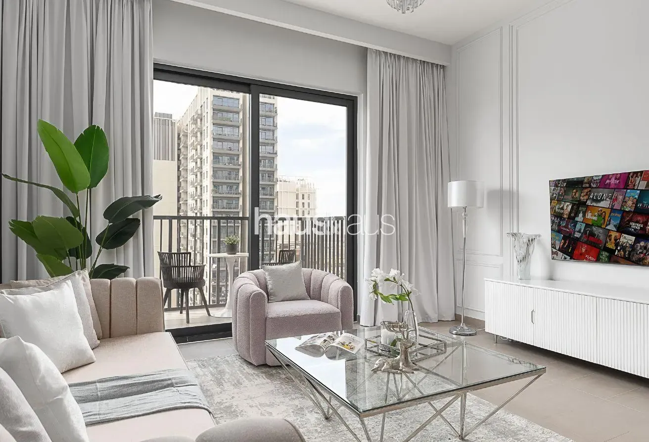 Beautiful Skyline | Community View | Deluxe Suite