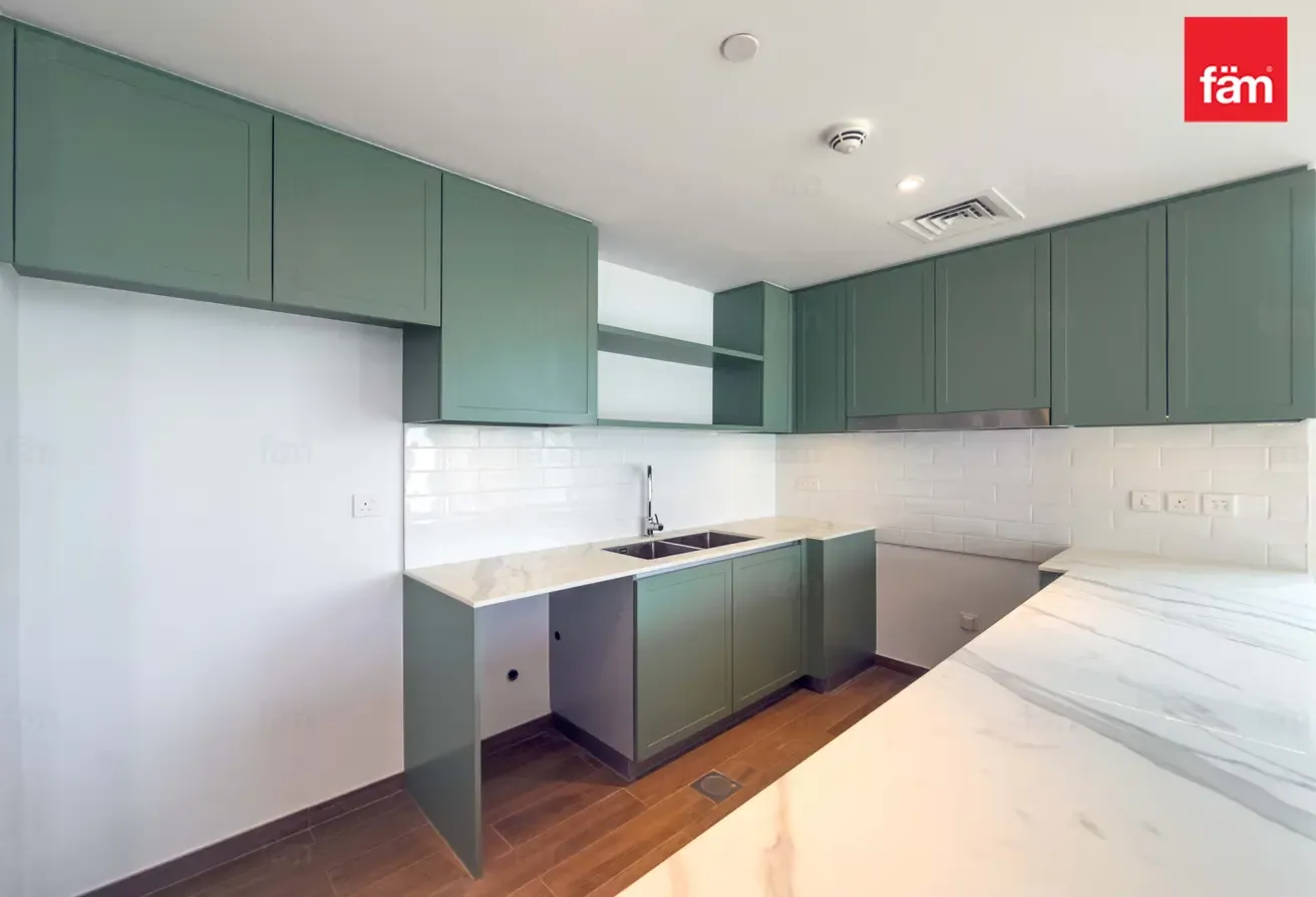 Top floor, Park View, Ready to move in
