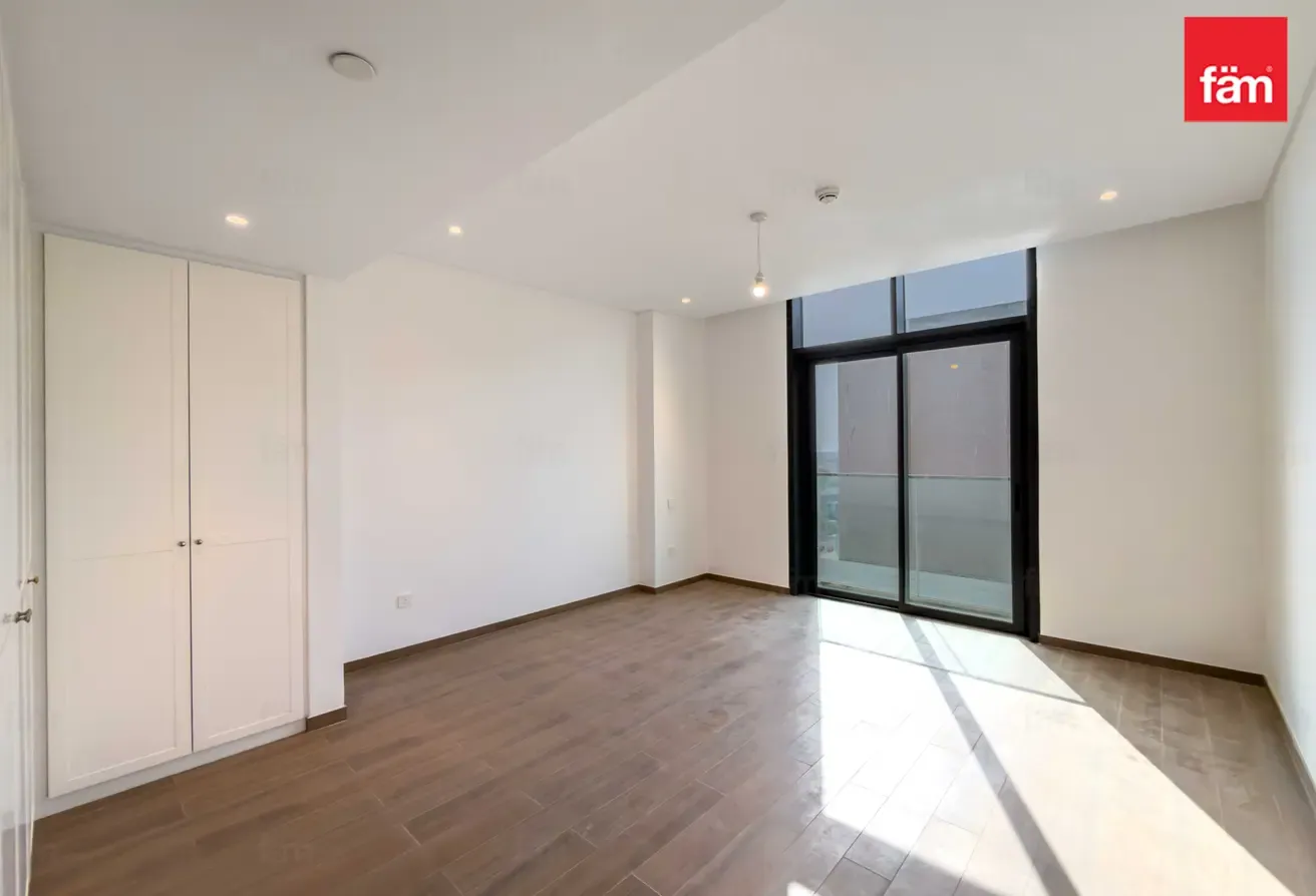 Top floor, Park View, Ready to move in