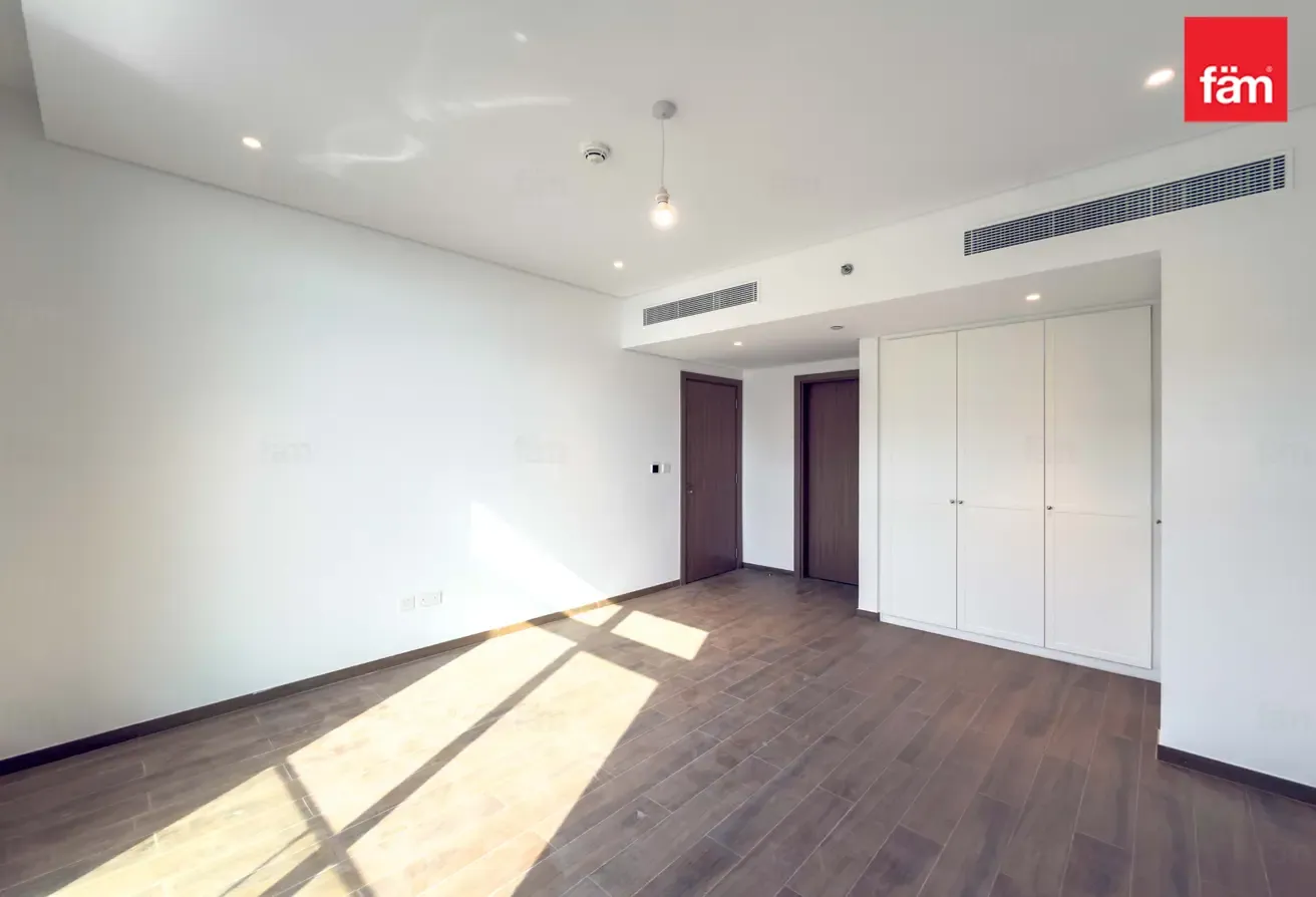 Top floor, Park View, Ready to move in