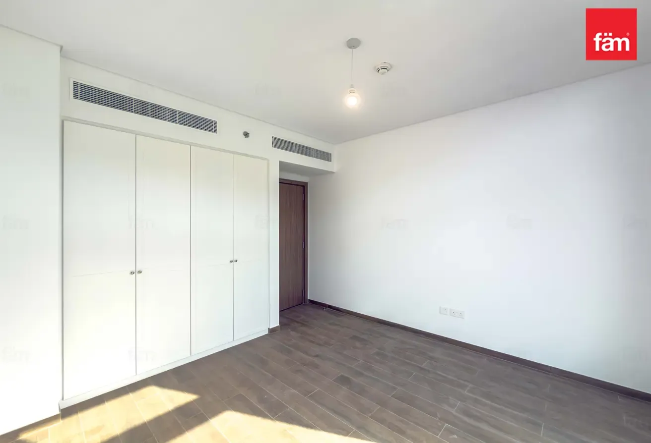 Top floor, Park View, Ready to move in