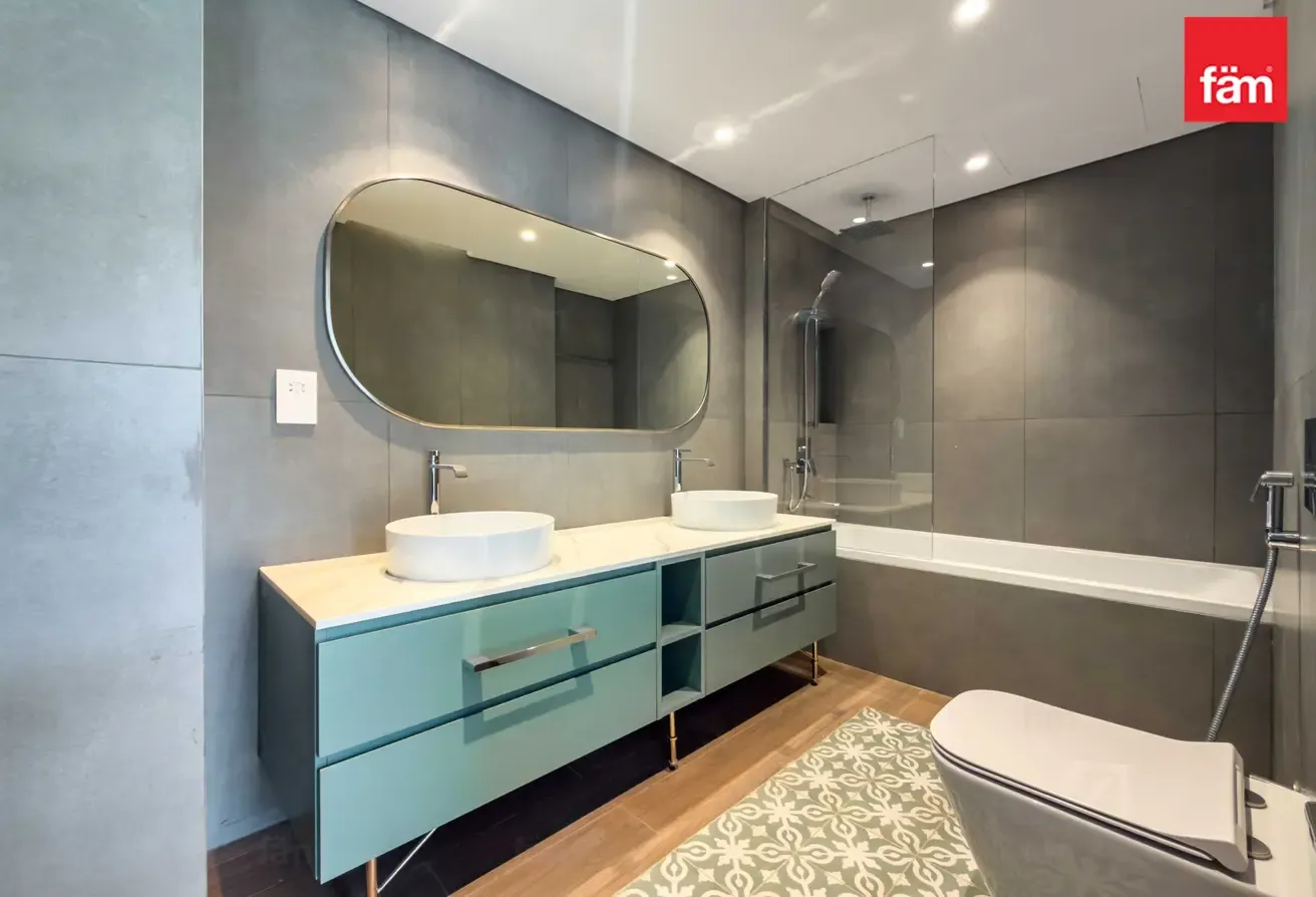 Top floor, Park View, Ready to move in