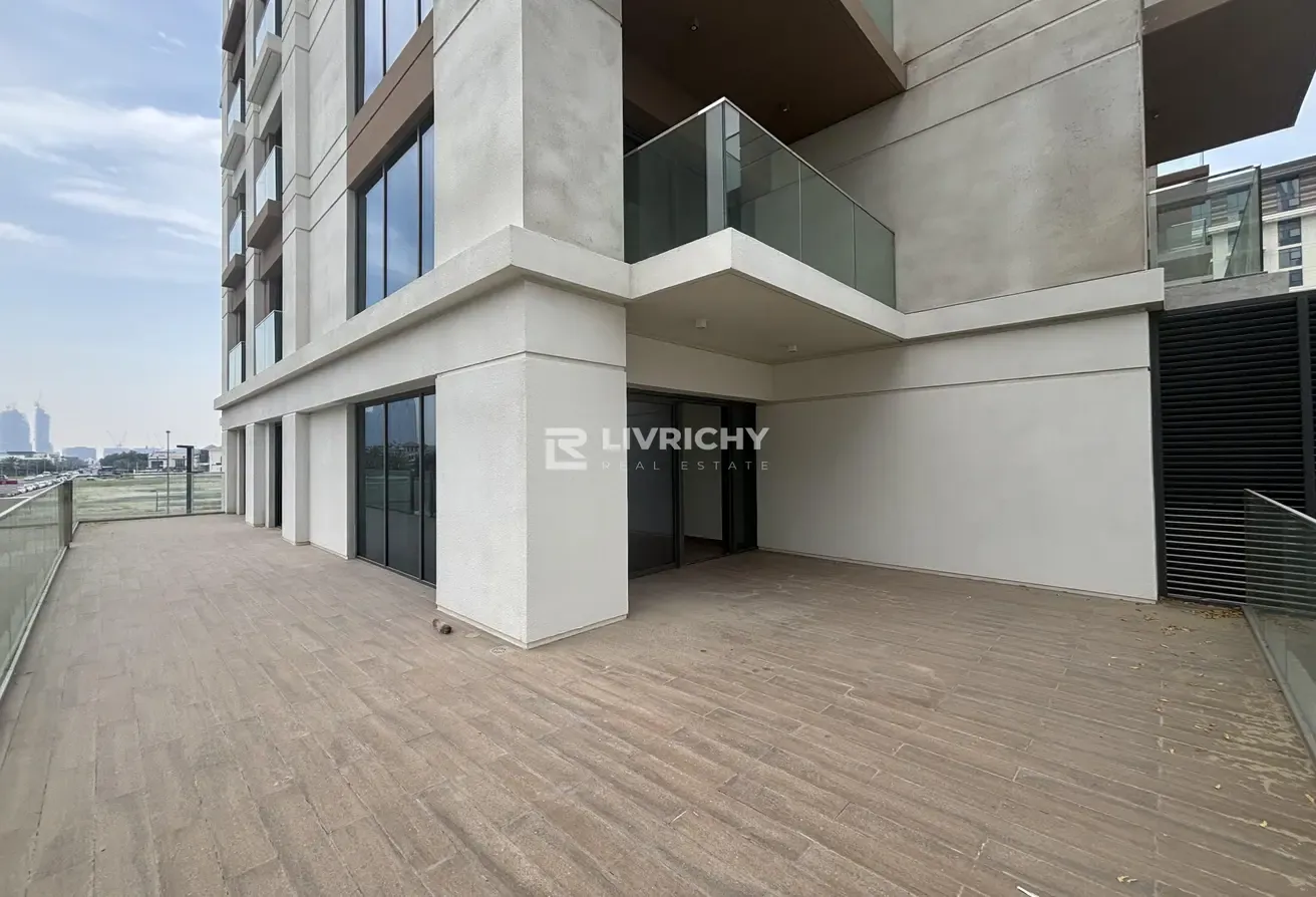 CORNER TERRACE UNIT | PRIVATE GARDEN | UNIQUE