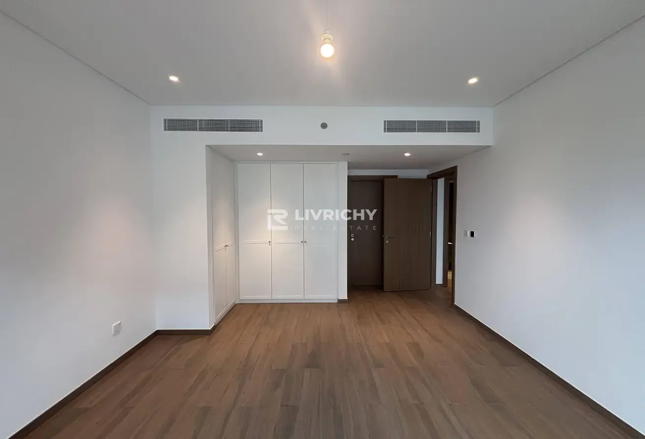 CORNER TERRACE UNIT | PRIVATE GARDEN | UNIQUE
