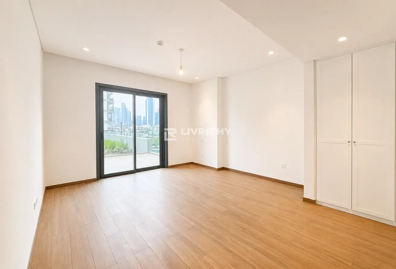 CORNER TERRACE UNIT | PRIVATE GARDEN | UNIQUE