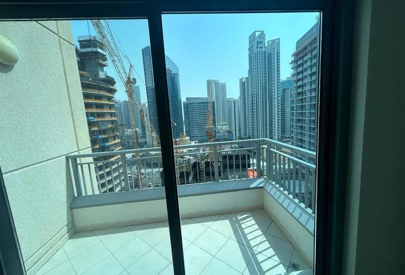 Spacious 1 Bedroom + Study | Chiller Free