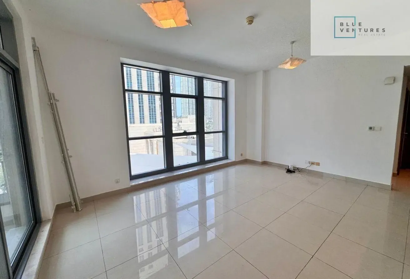 Boulevard View | Corner Unit | Bright Layout