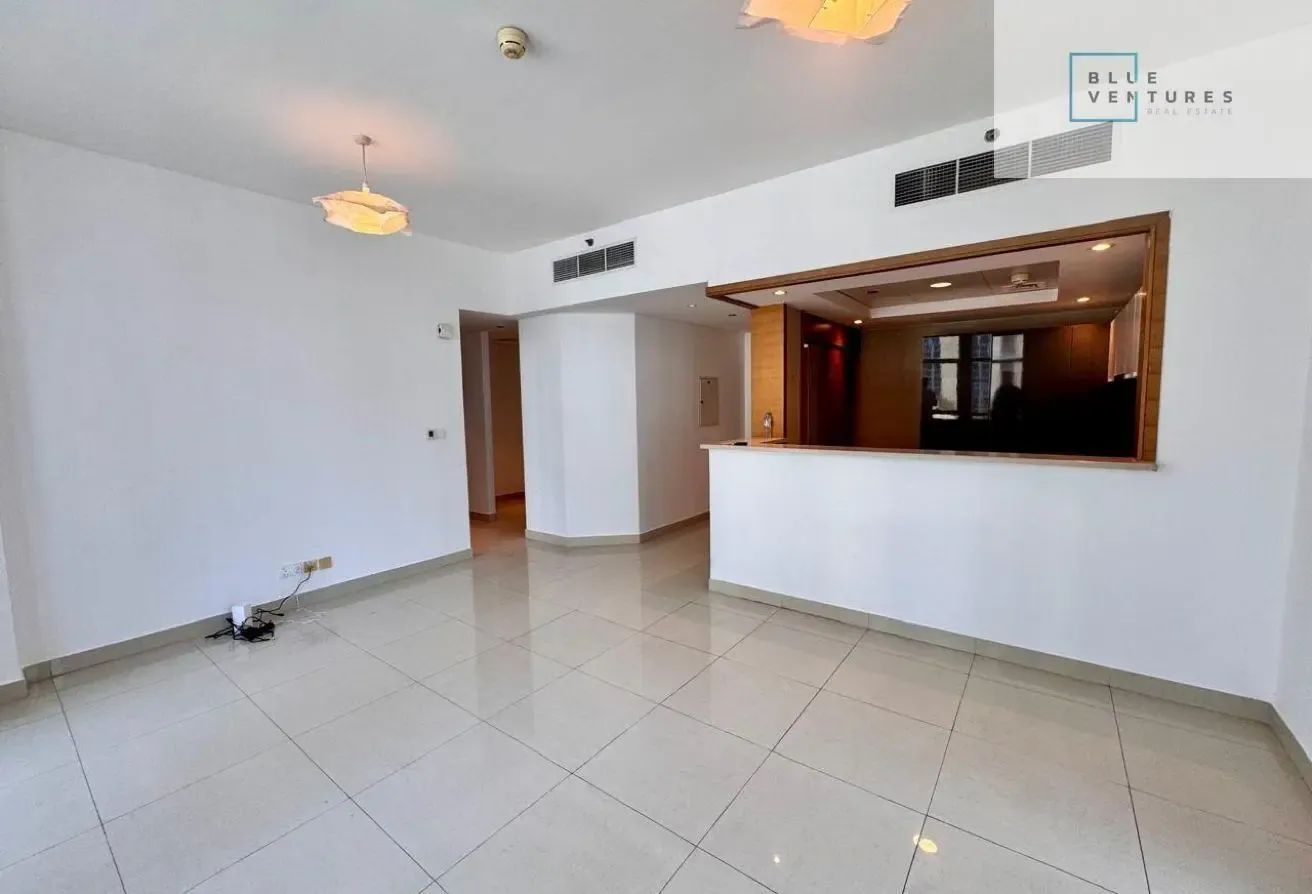 Boulevard View | Corner Unit | Bright Layout