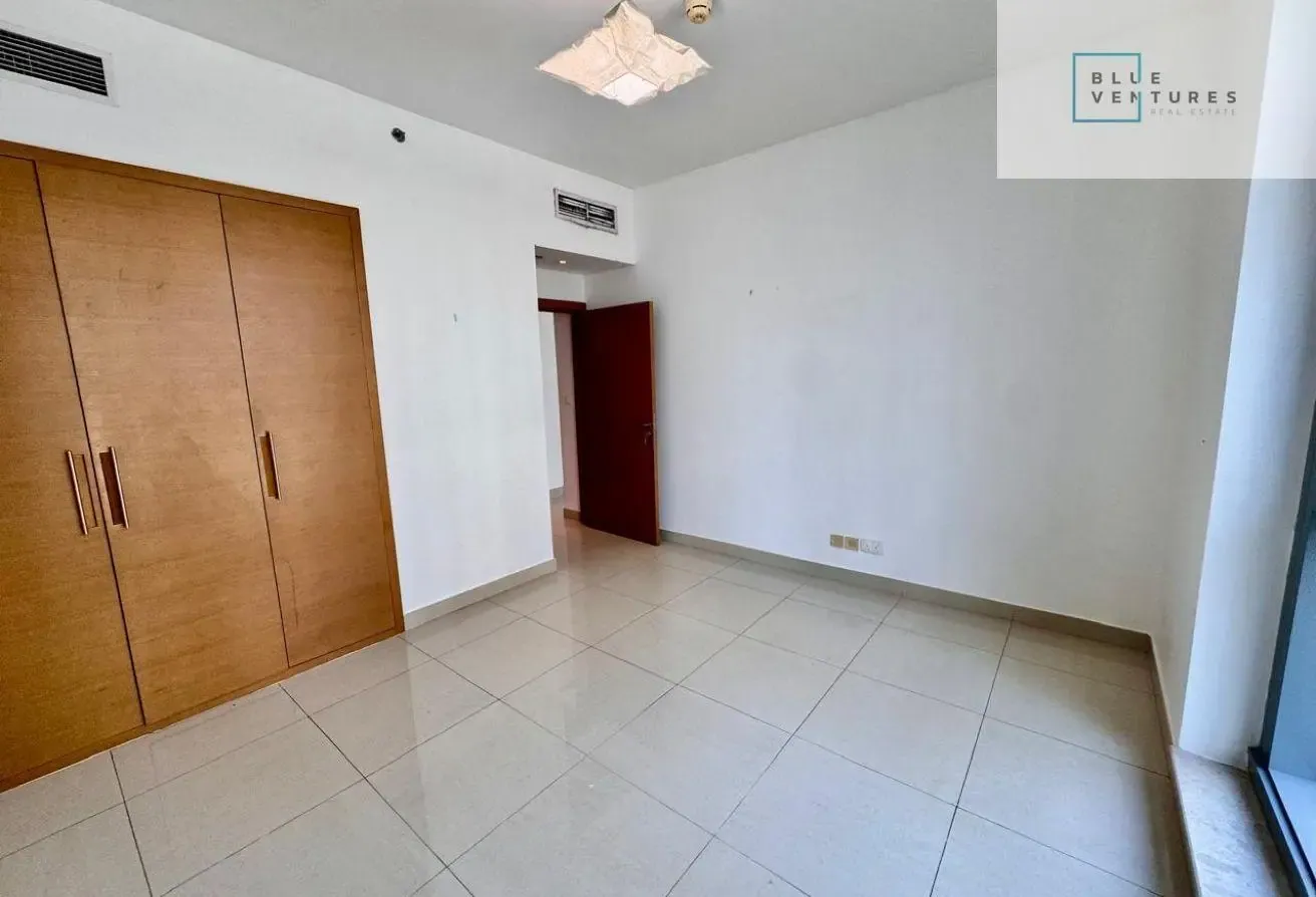 Boulevard View | Corner Unit | Bright Layout
